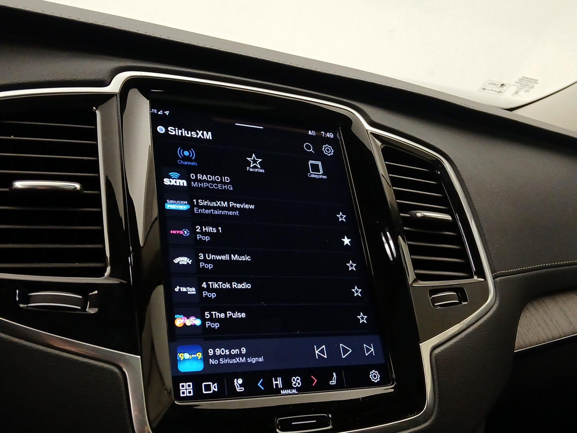 Thumbnail: 2023 Volvo XC90 - 15
