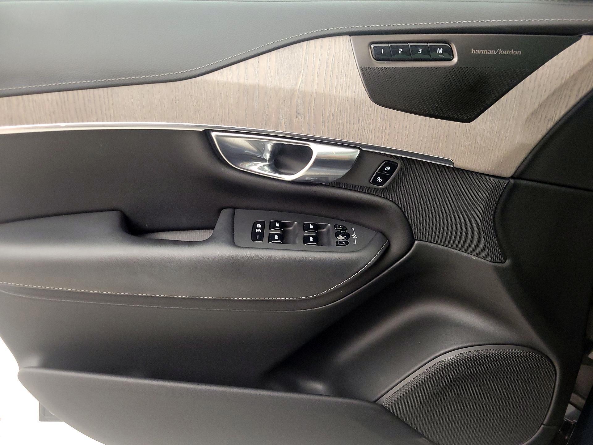 Thumbnail: 2022 Volvo XC90 - 12