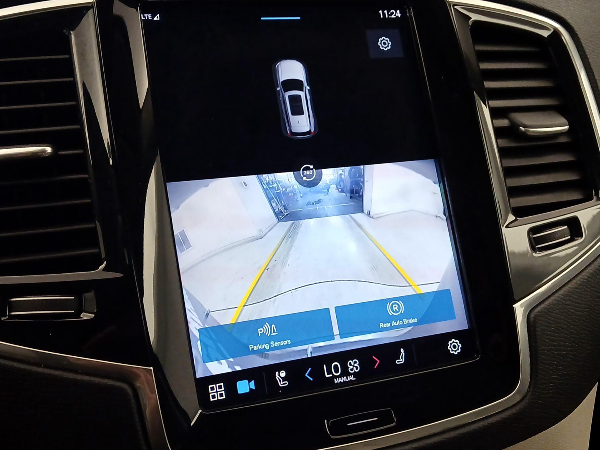 Thumbnail: 2024 Volvo XC90 - 14