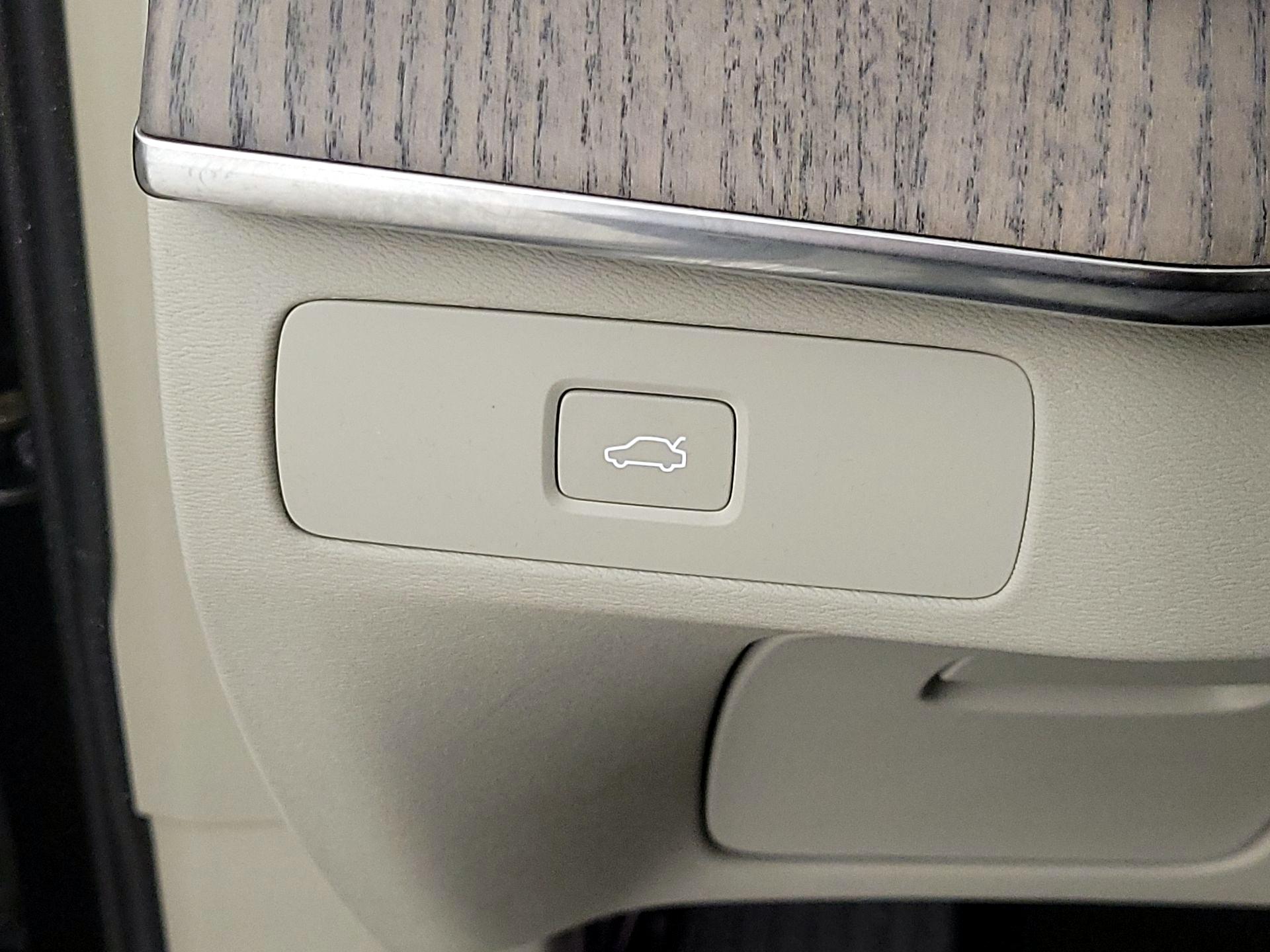 Thumbnail: 2024 Volvo XC90 - 13