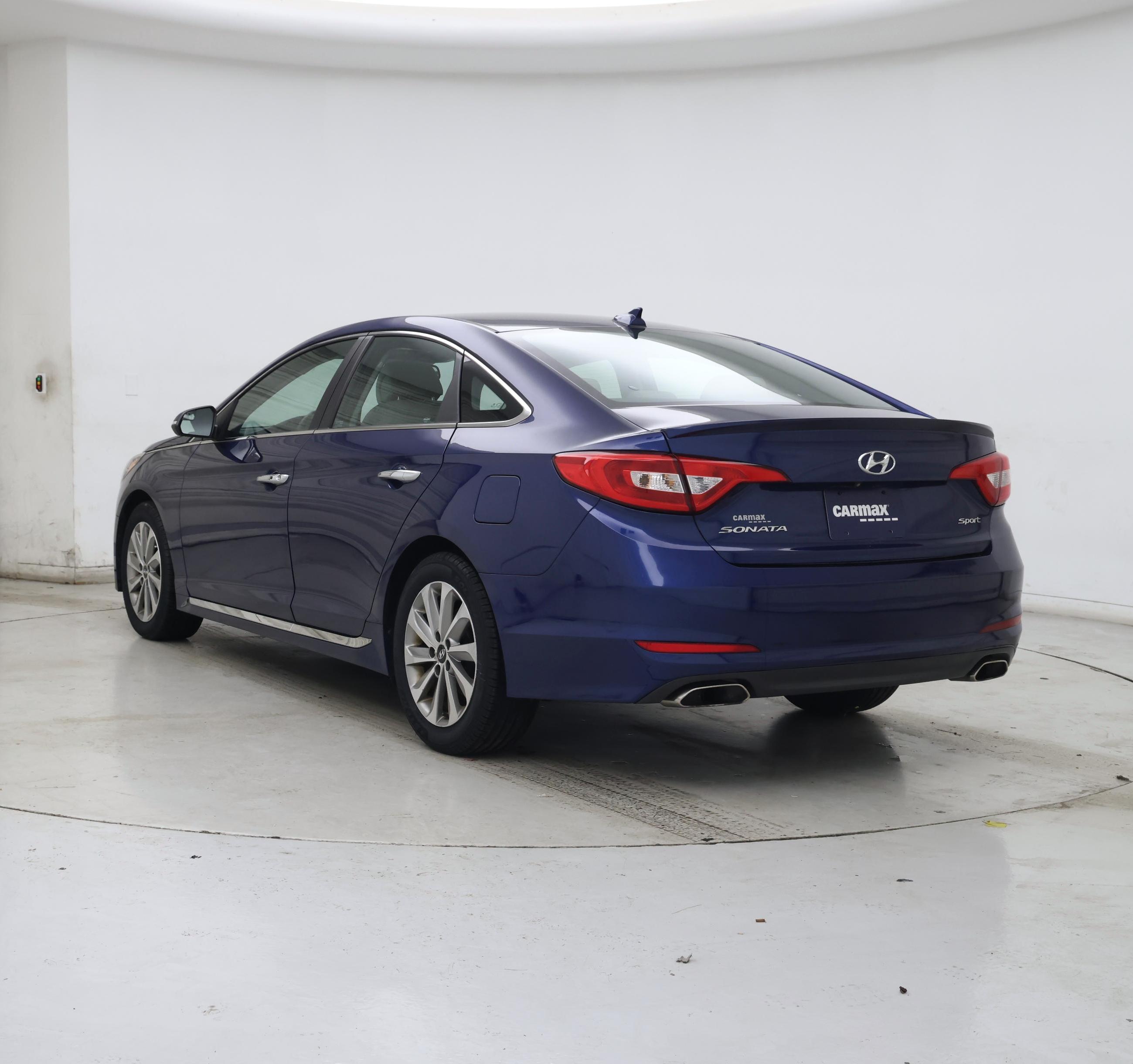 Thumbnail: 2016 Hyundai Sonata - 2