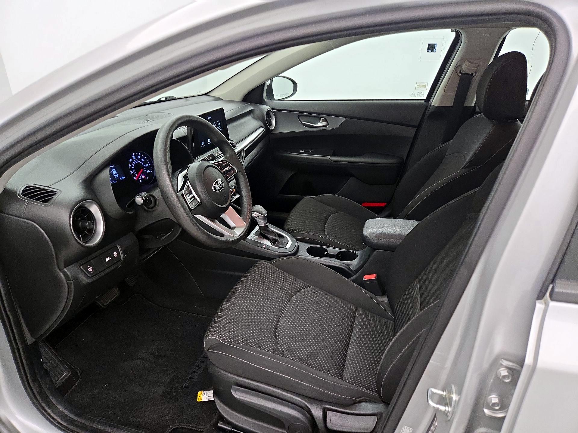 Thumbnail: 2021 Kia Forte - 11