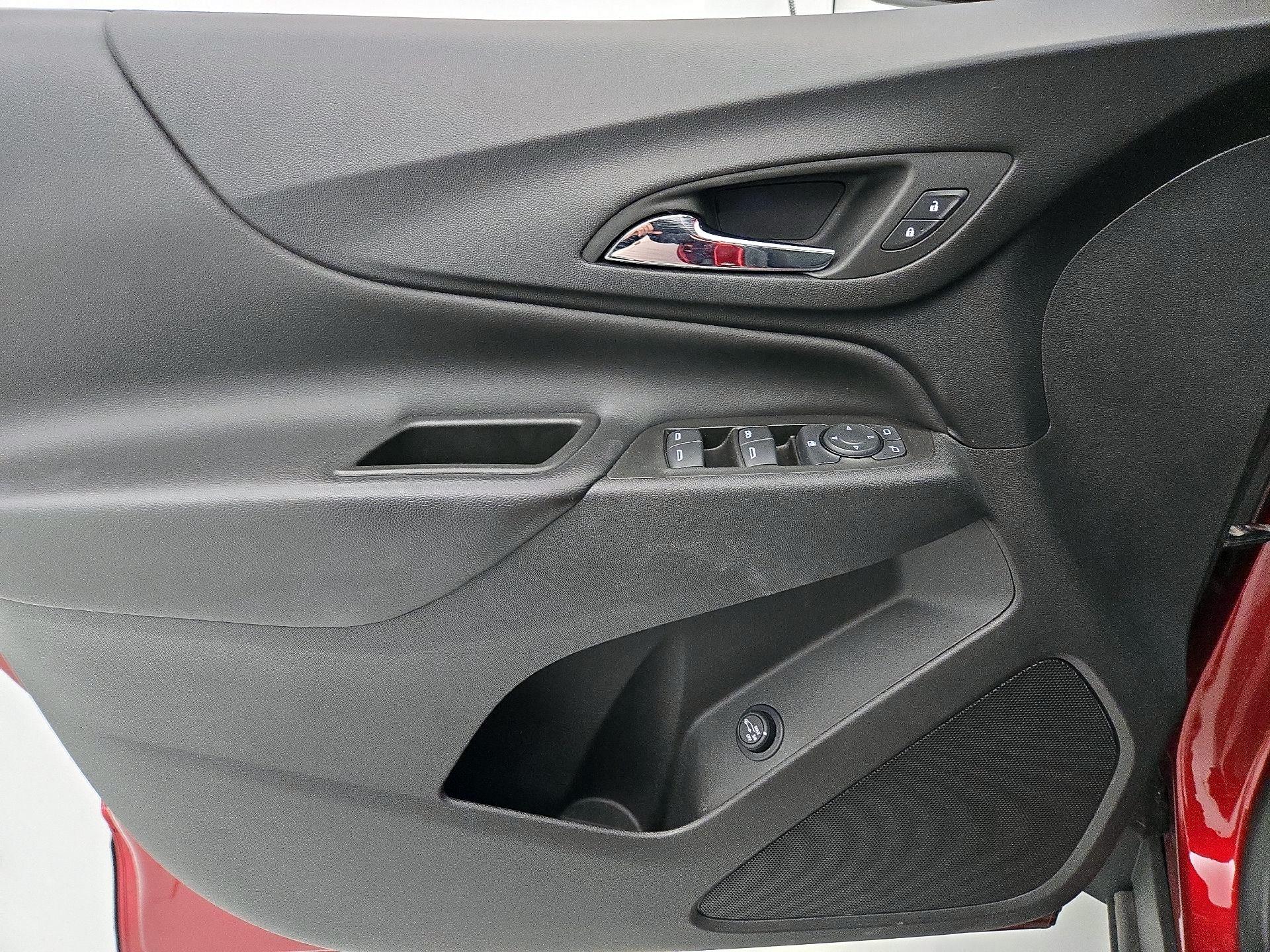 Thumbnail: 2022 Chevrolet Equinox - 12