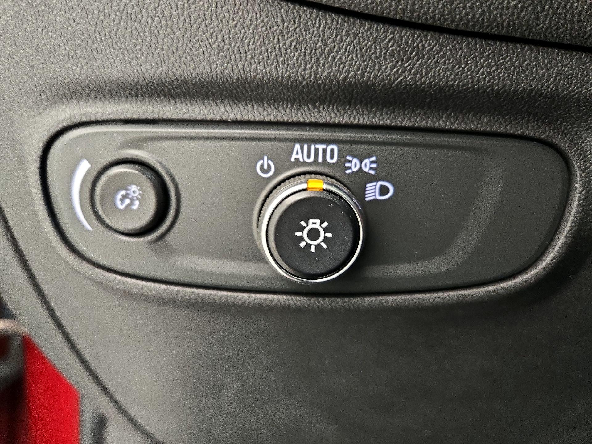 Thumbnail: 2022 Chevrolet Equinox - 13