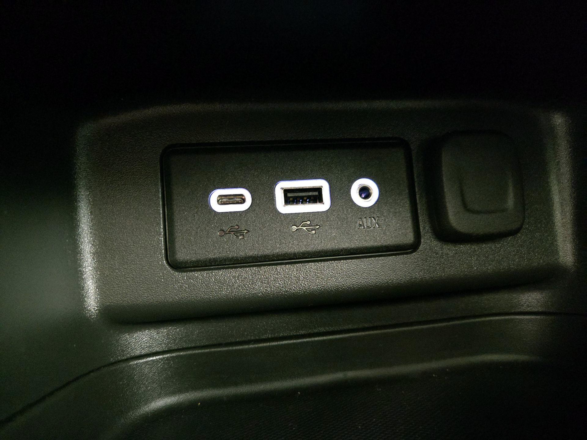 Thumbnail: 2022 Chevrolet Equinox - 18