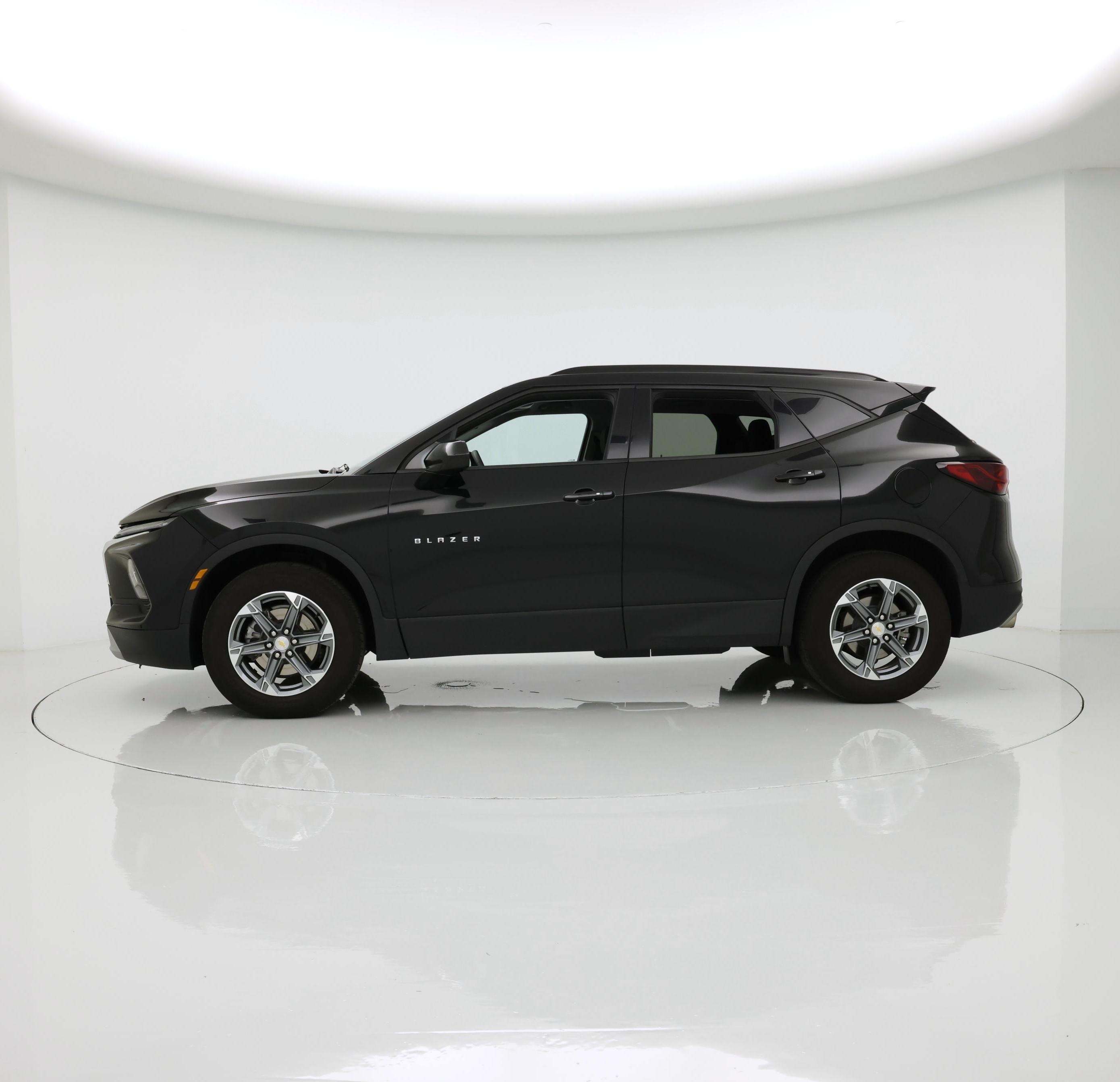 Thumbnail: 2023 Chevrolet Blazer - 3