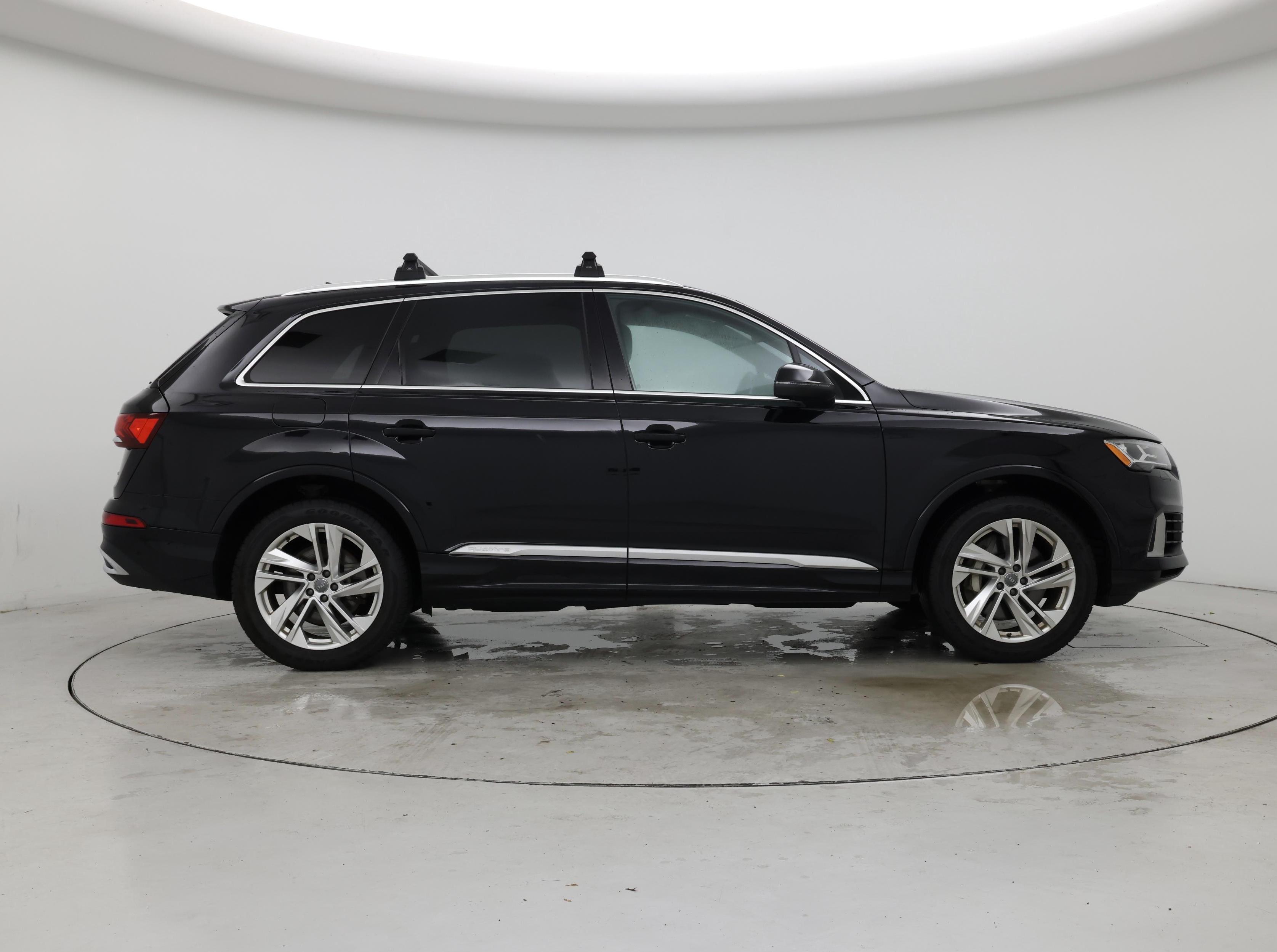 Thumbnail: 2020 Audi Q7 - 7