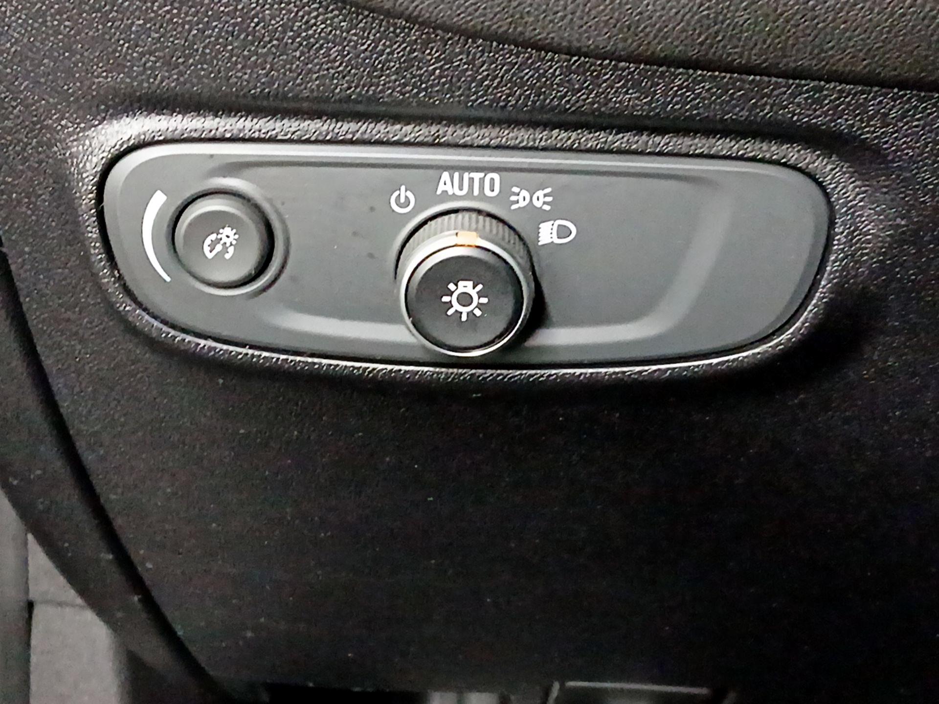 Thumbnail: 2019 Chevrolet Equinox - 11