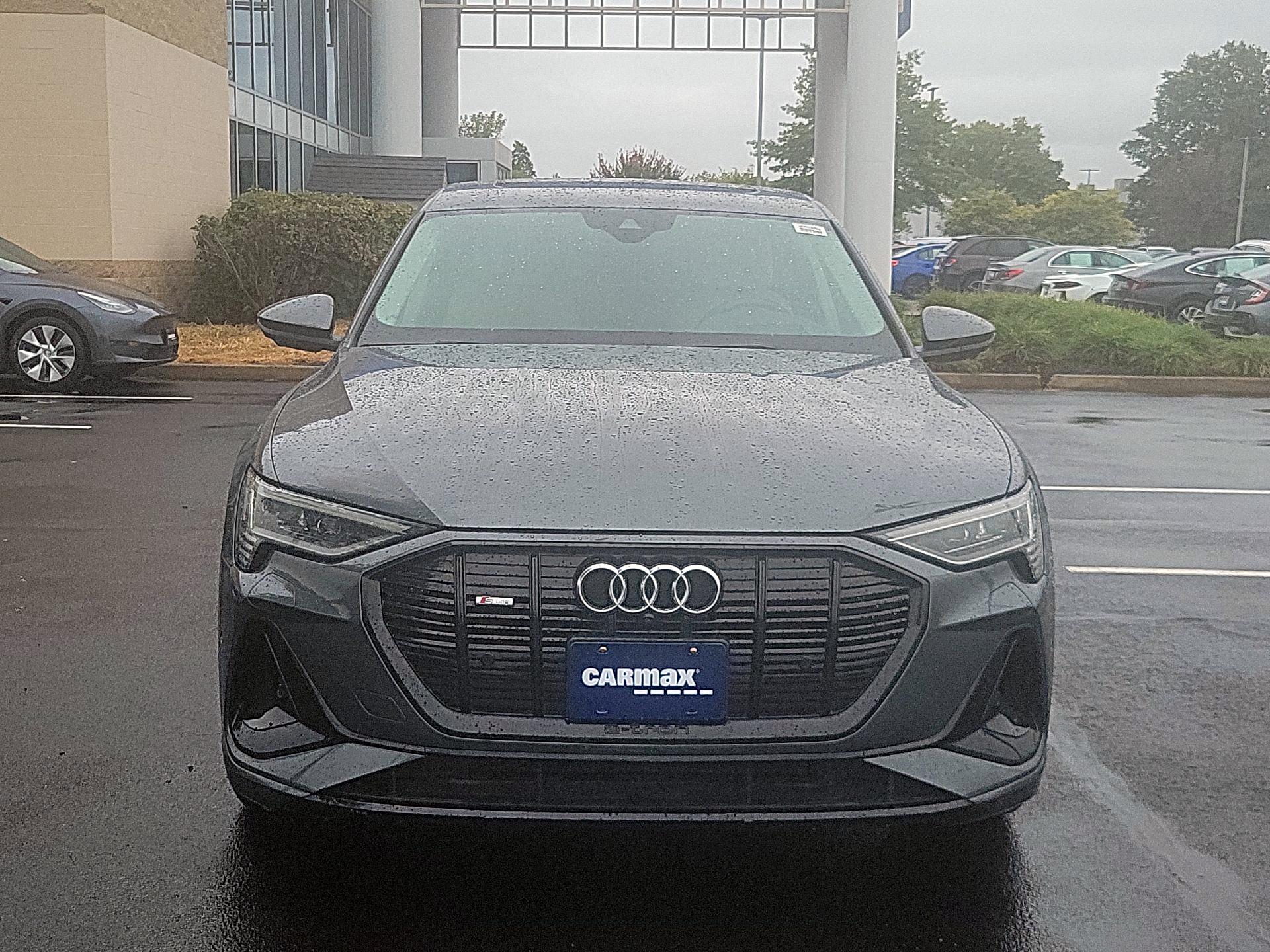 Thumbnail: 2021 Audi e-tron S - 2