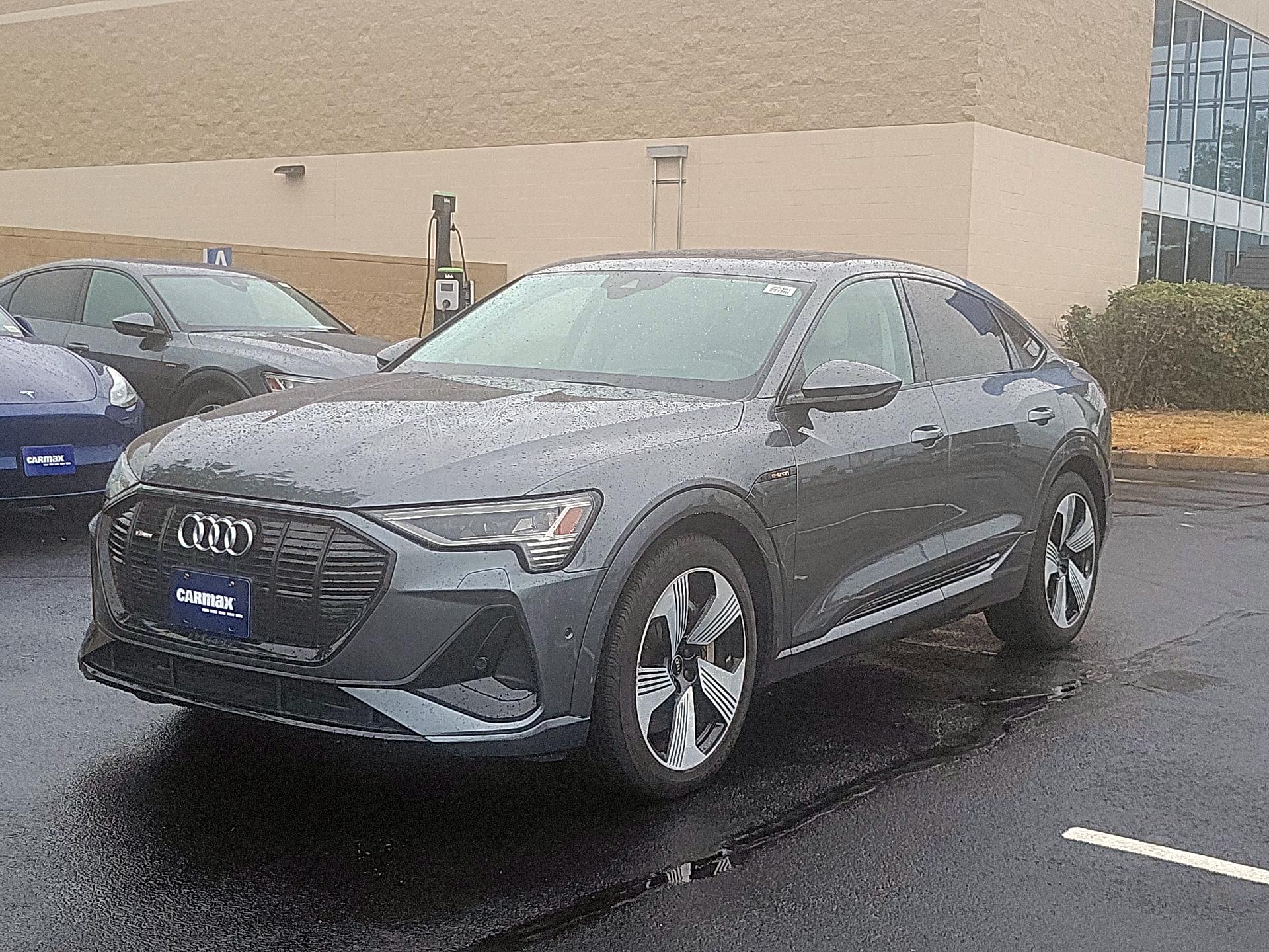 Thumbnail: 2021 Audi e-tron S - 3