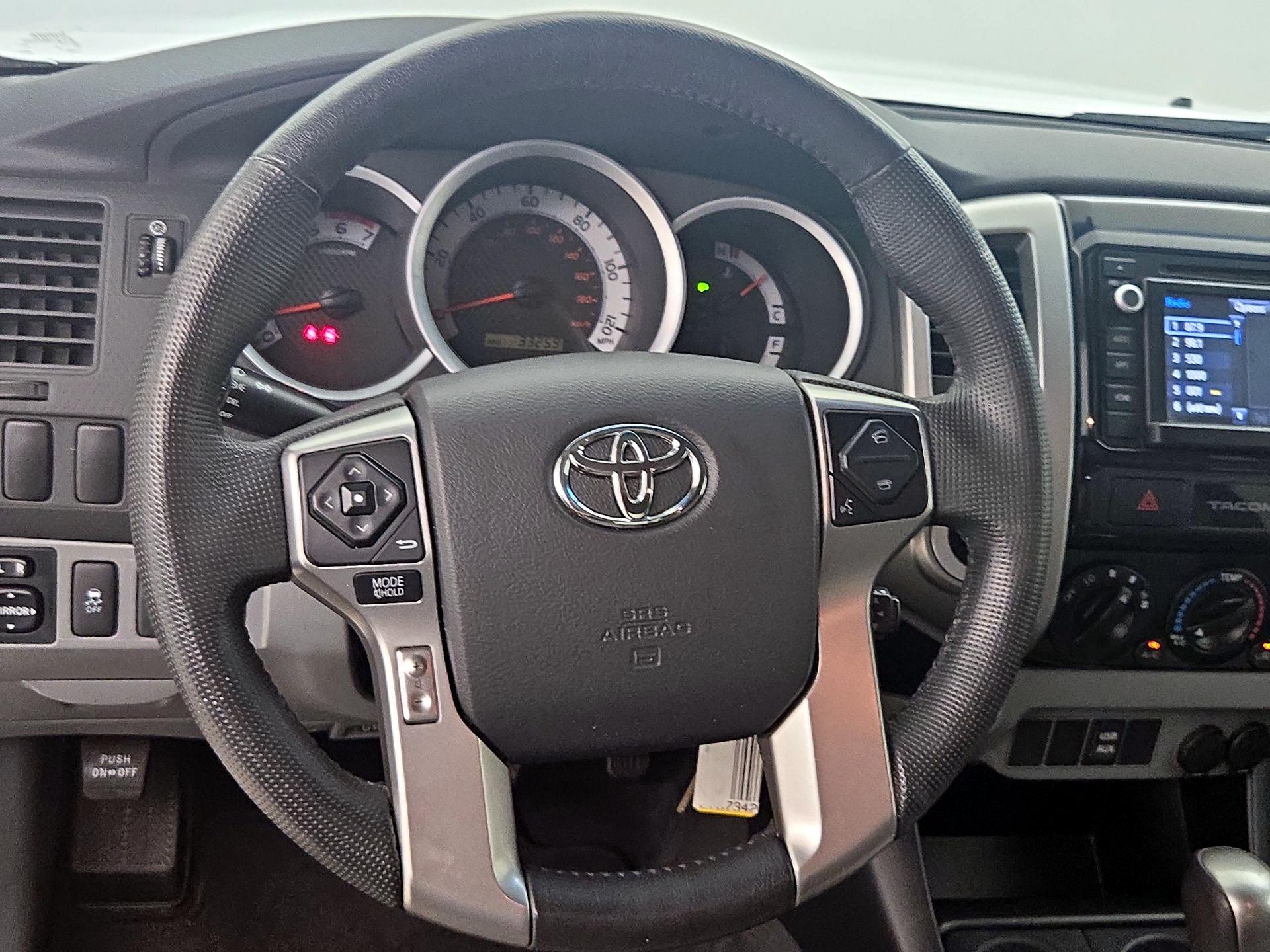 Thumbnail: 2015 Toyota Tacoma - 10