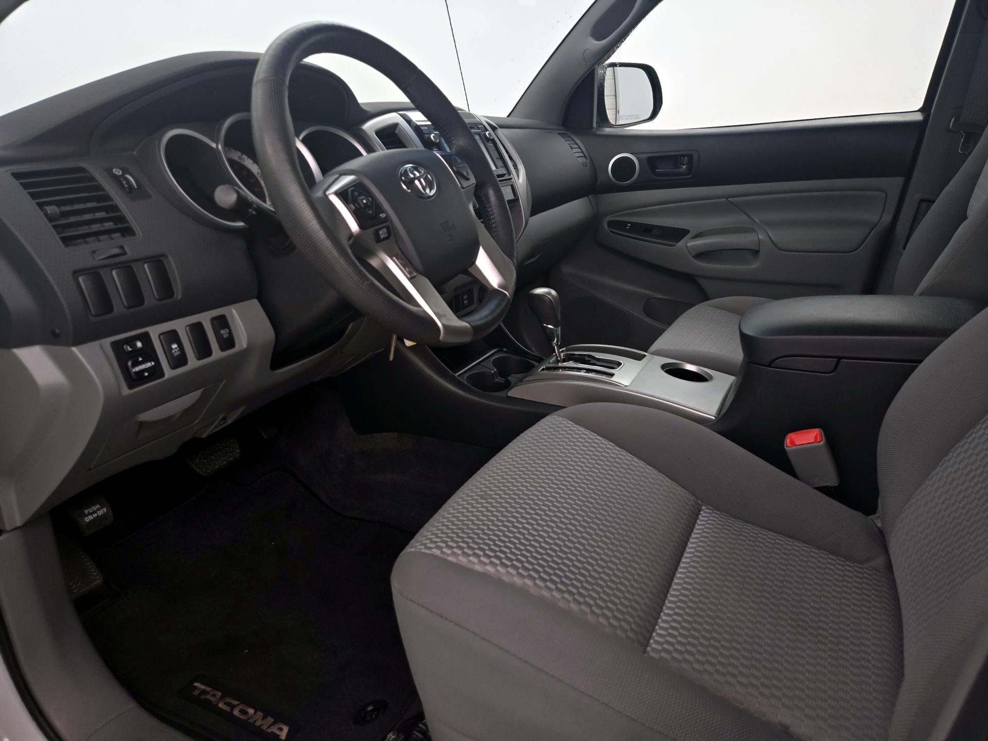 Thumbnail: 2015 Toyota Tacoma - 11