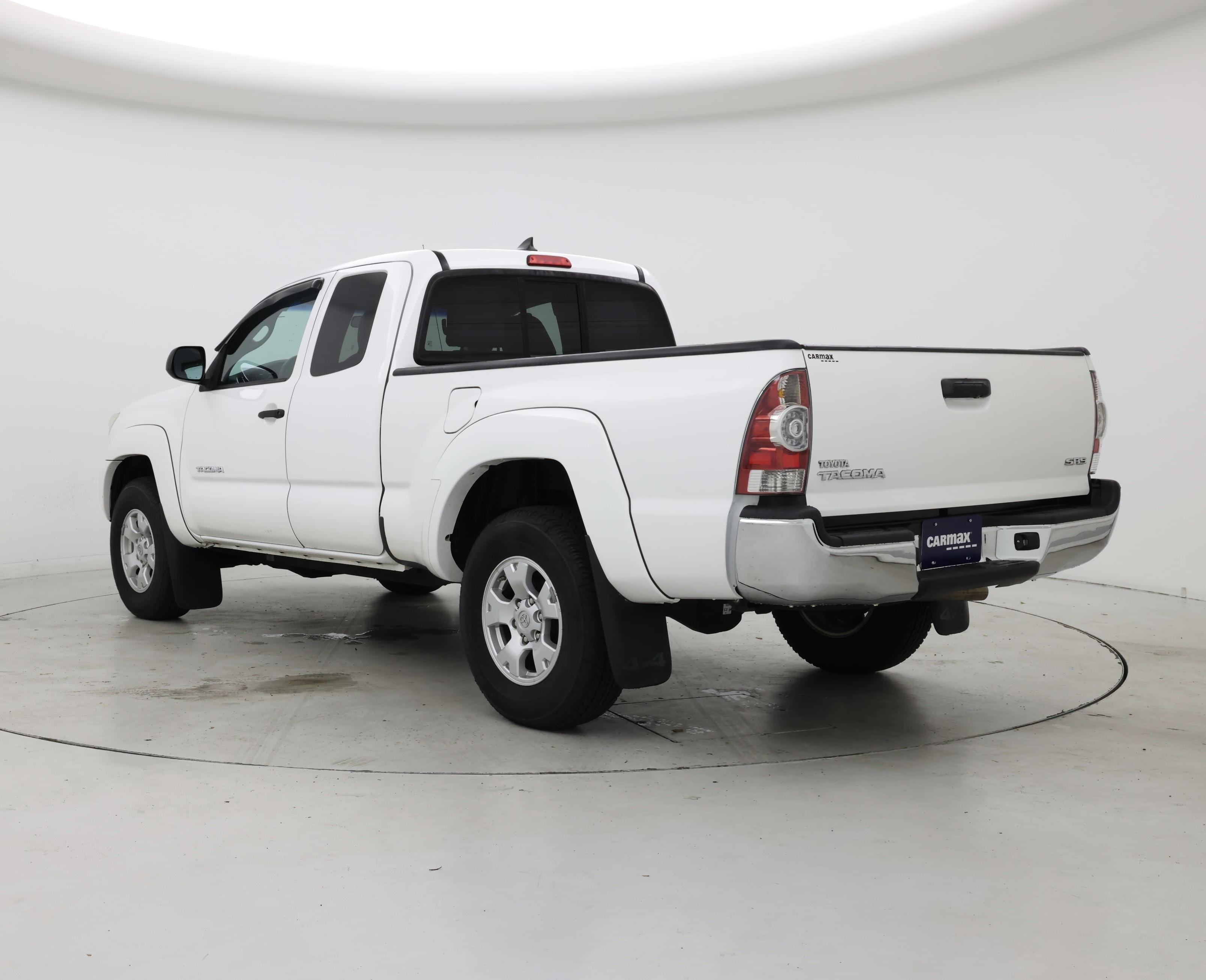 Thumbnail: 2015 Toyota Tacoma - 2