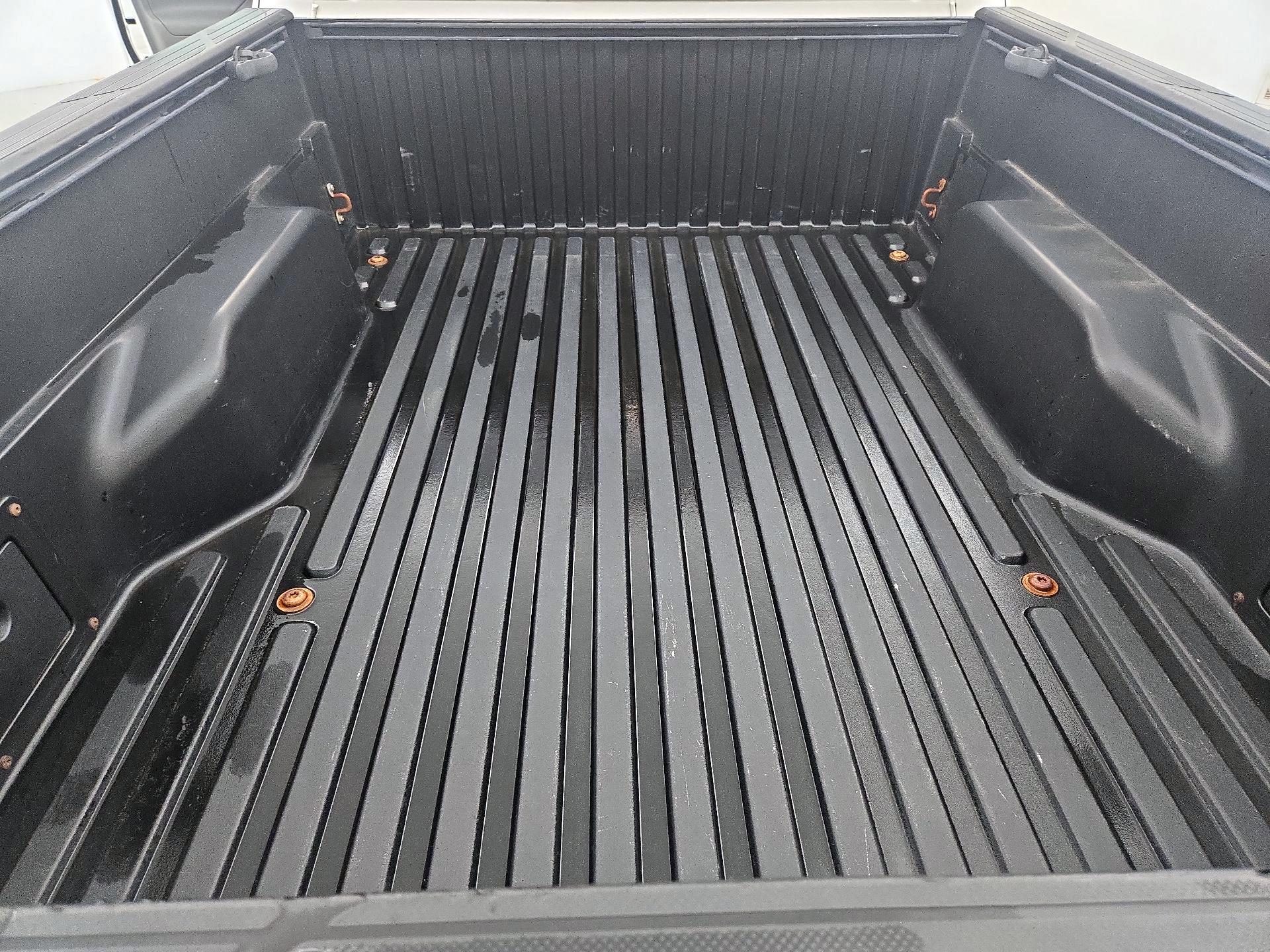 Thumbnail: 2015 Toyota Tacoma - 20