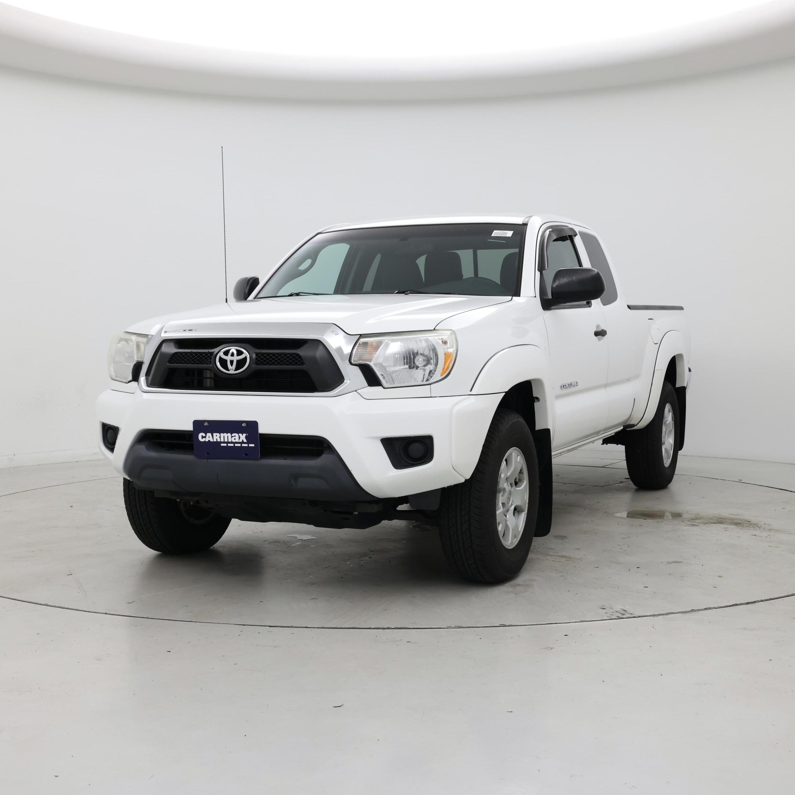 Thumbnail: 2015 Toyota Tacoma - 4