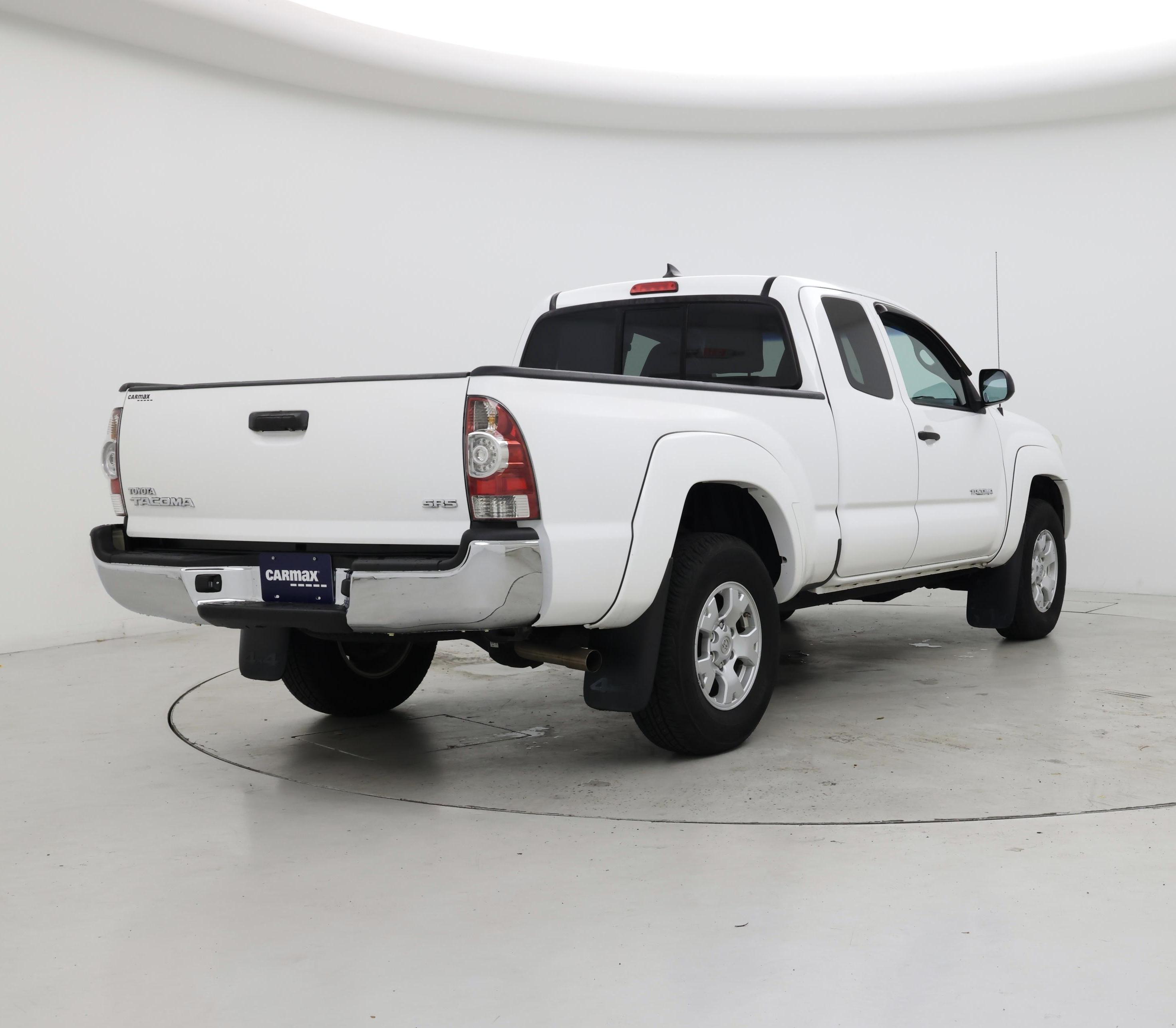 Thumbnail: 2015 Toyota Tacoma - 8