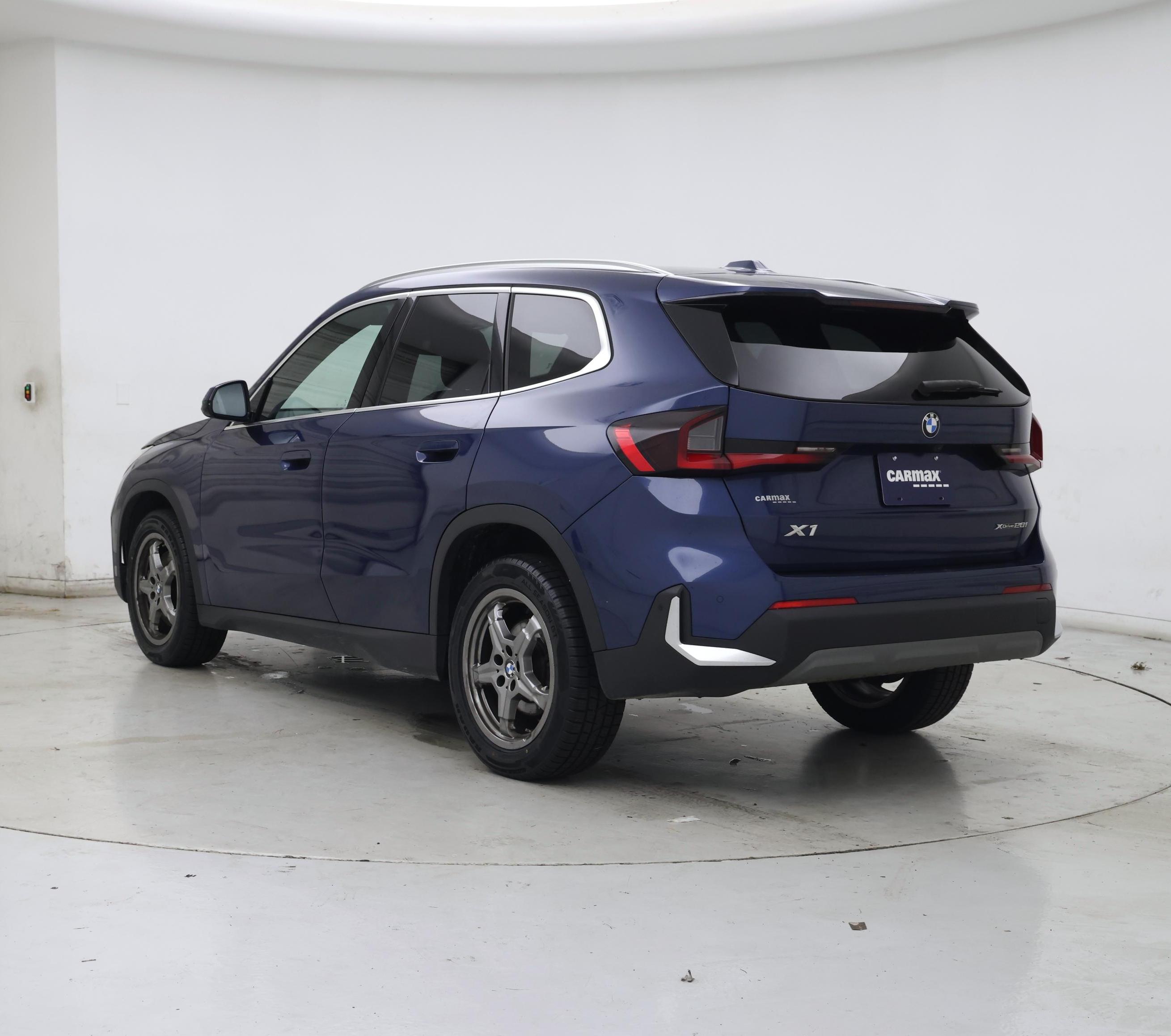 Thumbnail: 2023 BMW X1 - 2