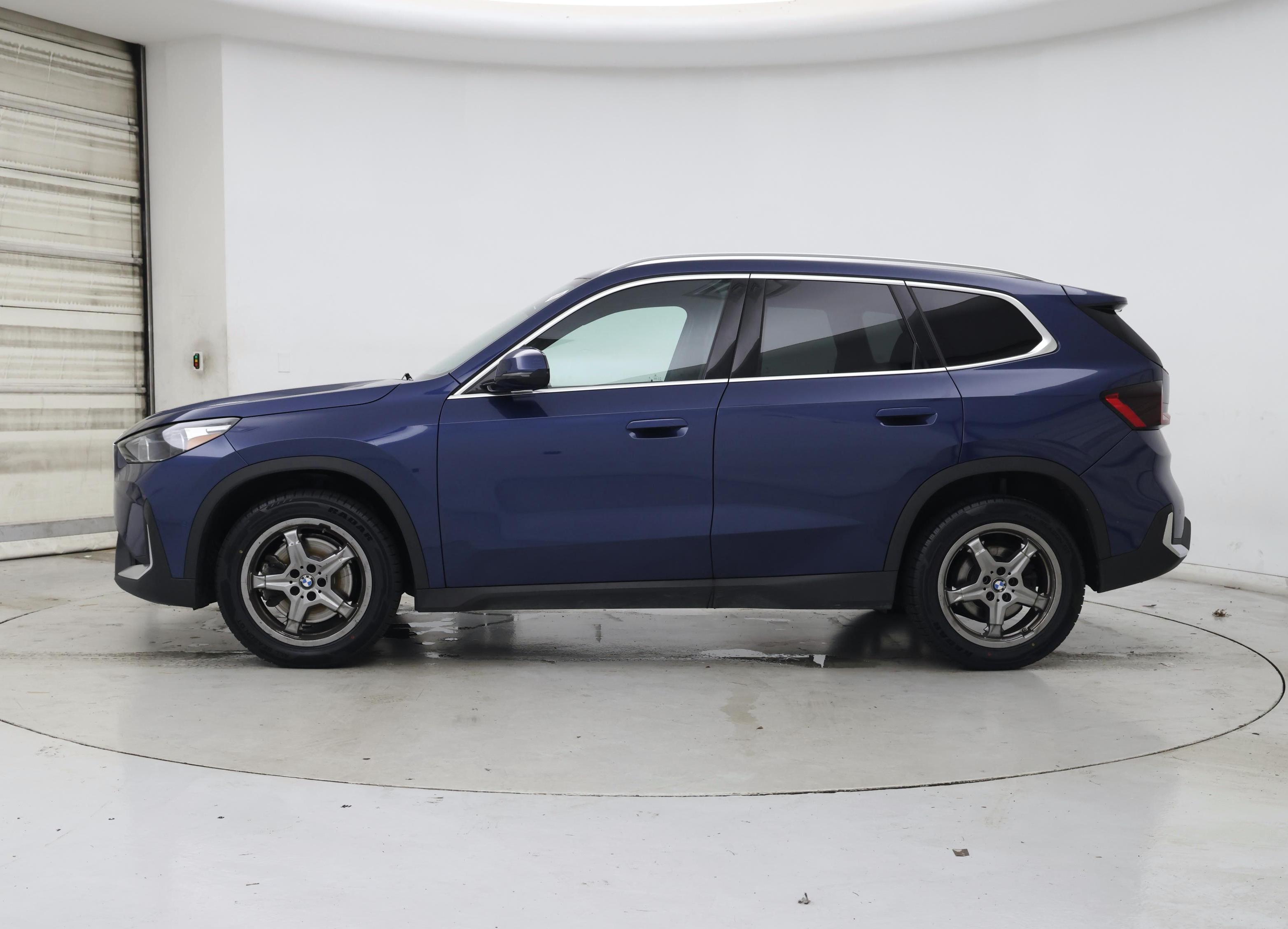 Thumbnail: 2023 BMW X1 - 3