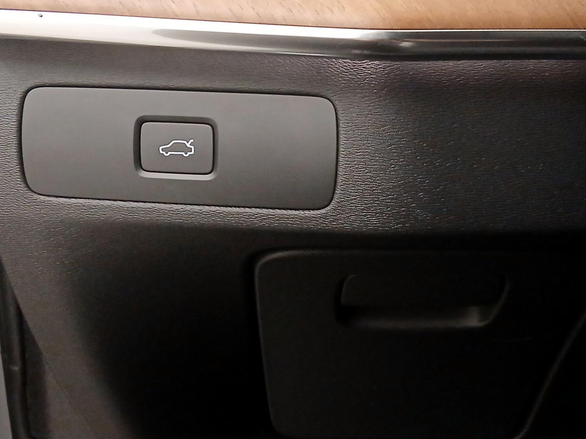 Thumbnail: 2024 Volvo XC90 - 13