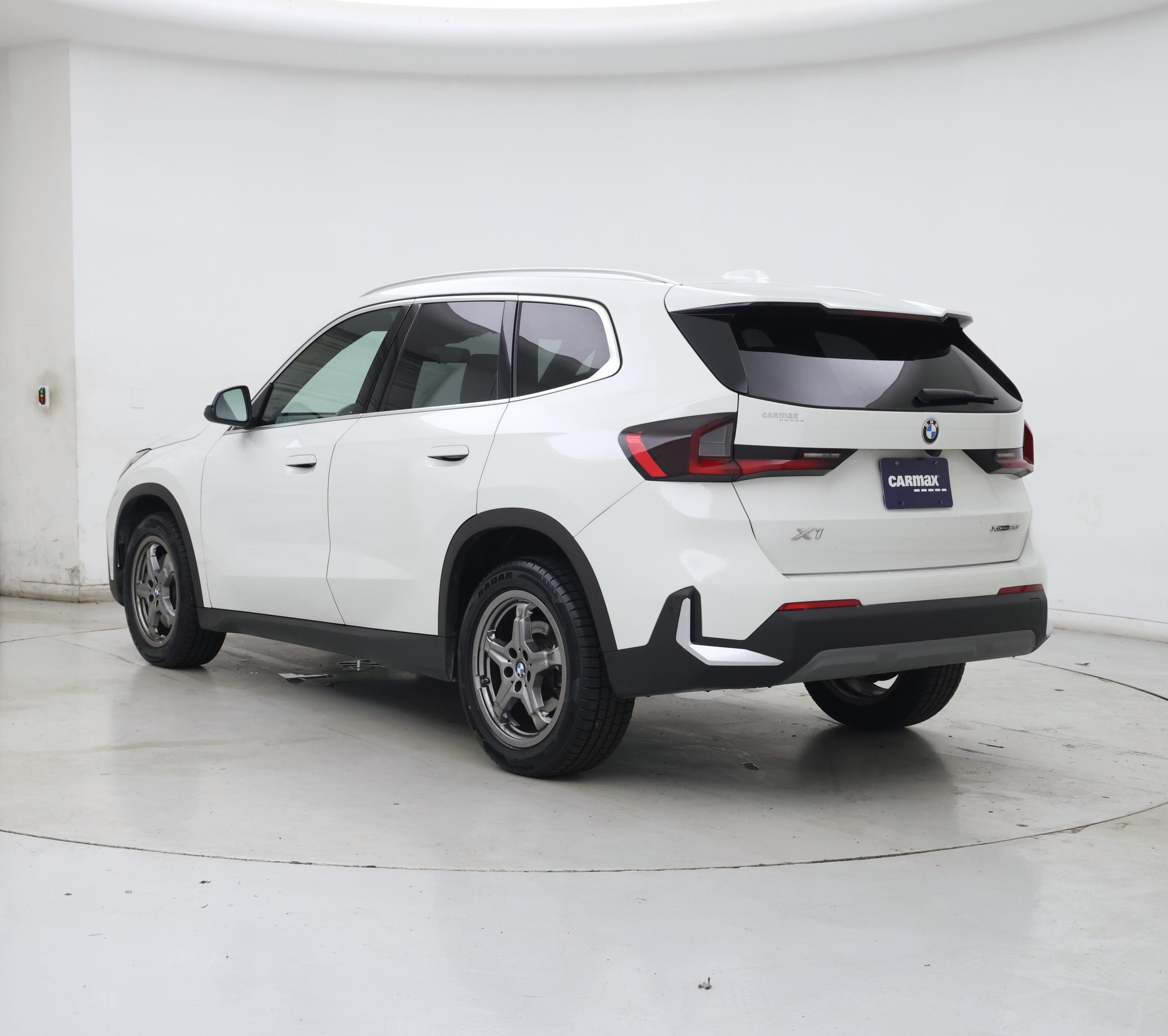 Thumbnail: 2023 BMW X1 - 2