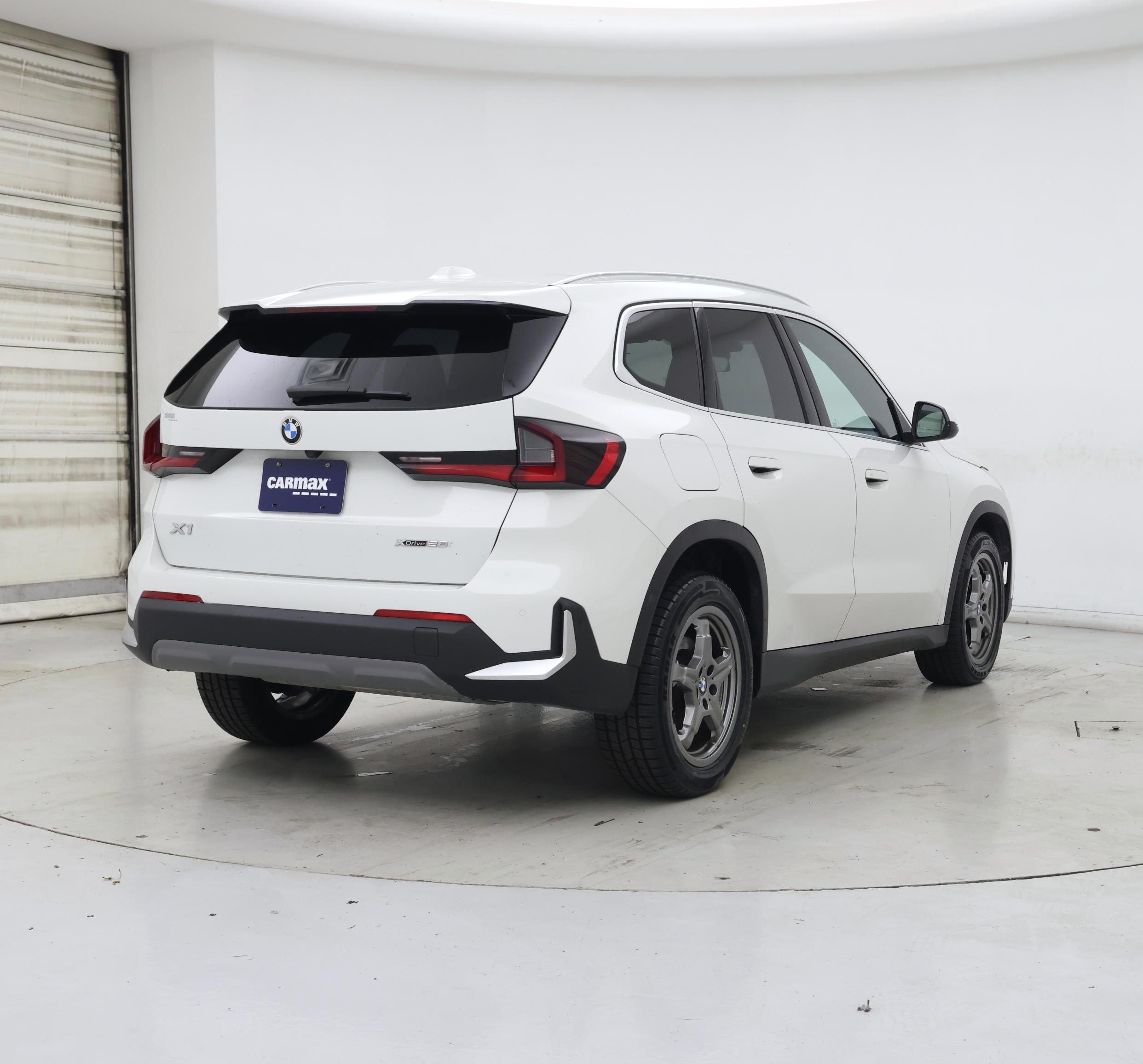 Thumbnail: 2023 BMW X1 - 8