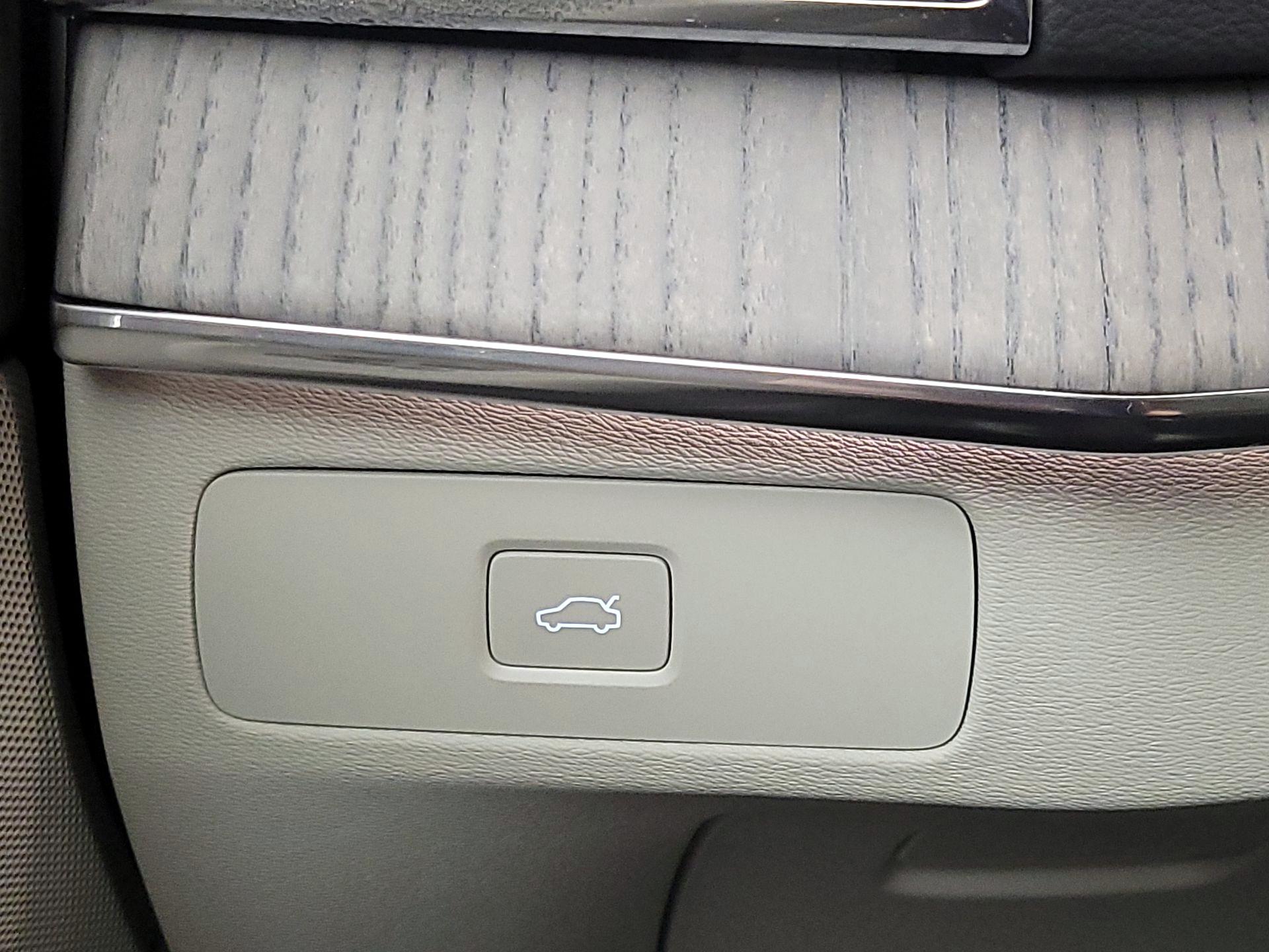 Thumbnail: 2024 Volvo XC90 - 13