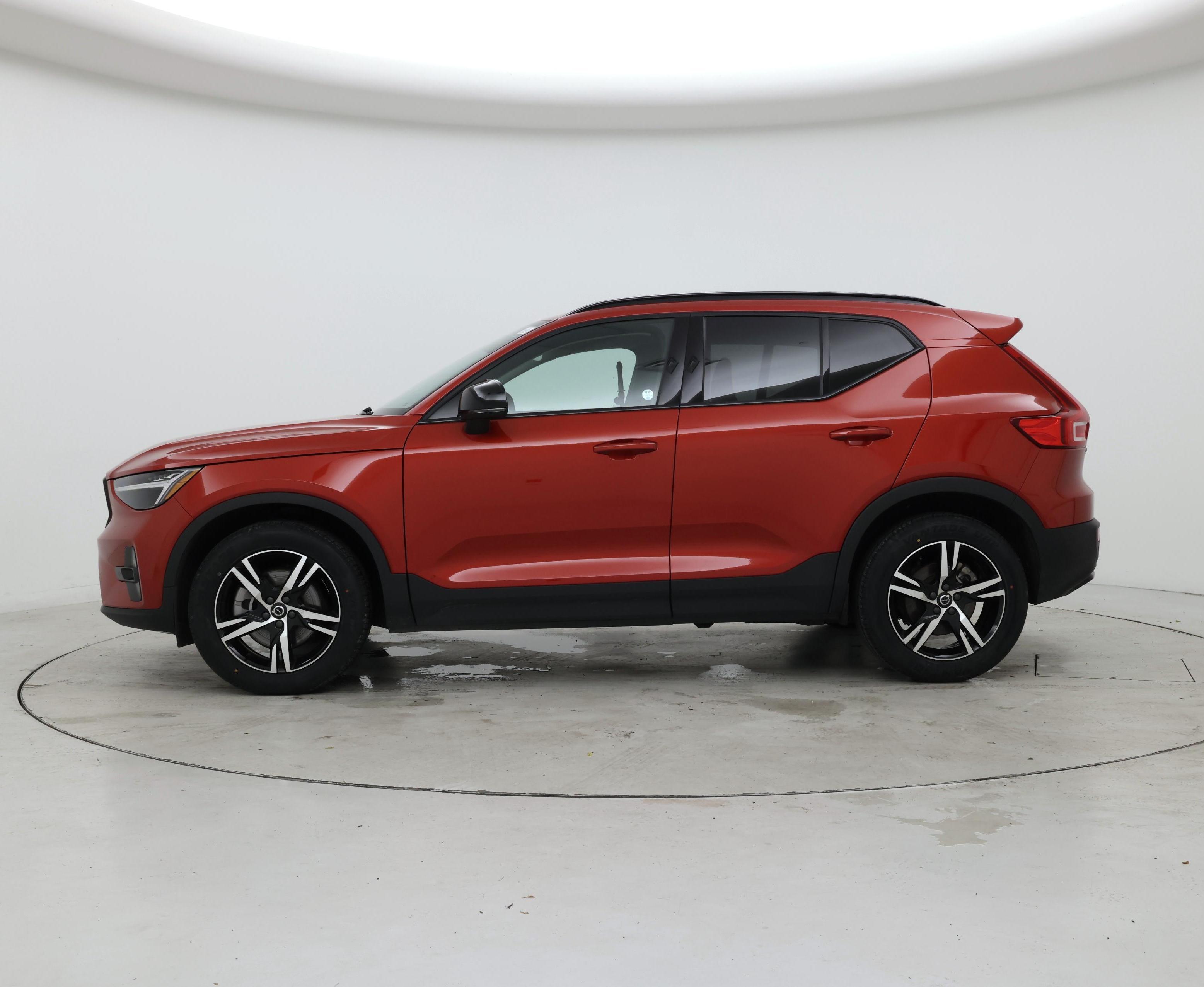 Thumbnail: 2023 Volvo XC40 - 3