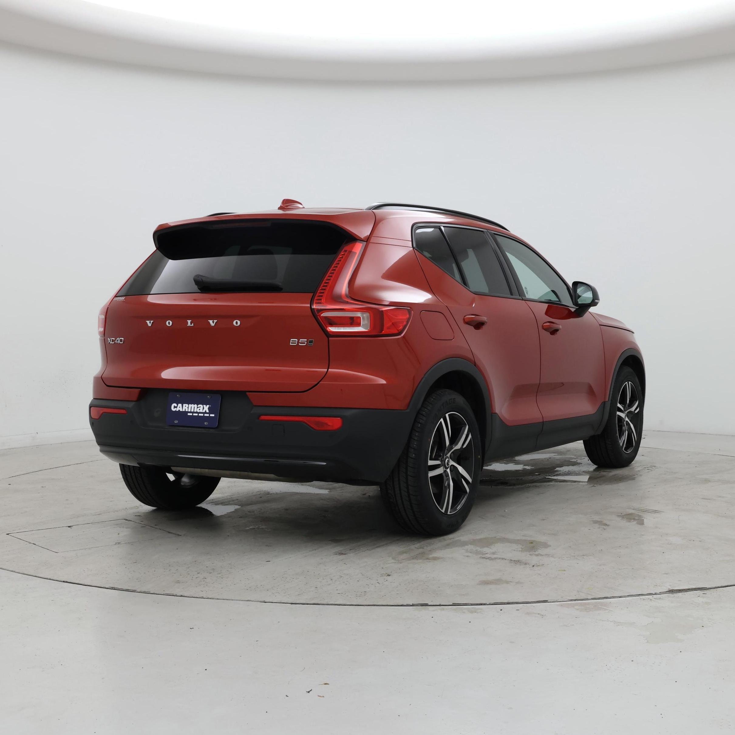 Thumbnail: 2023 Volvo XC40 - 8