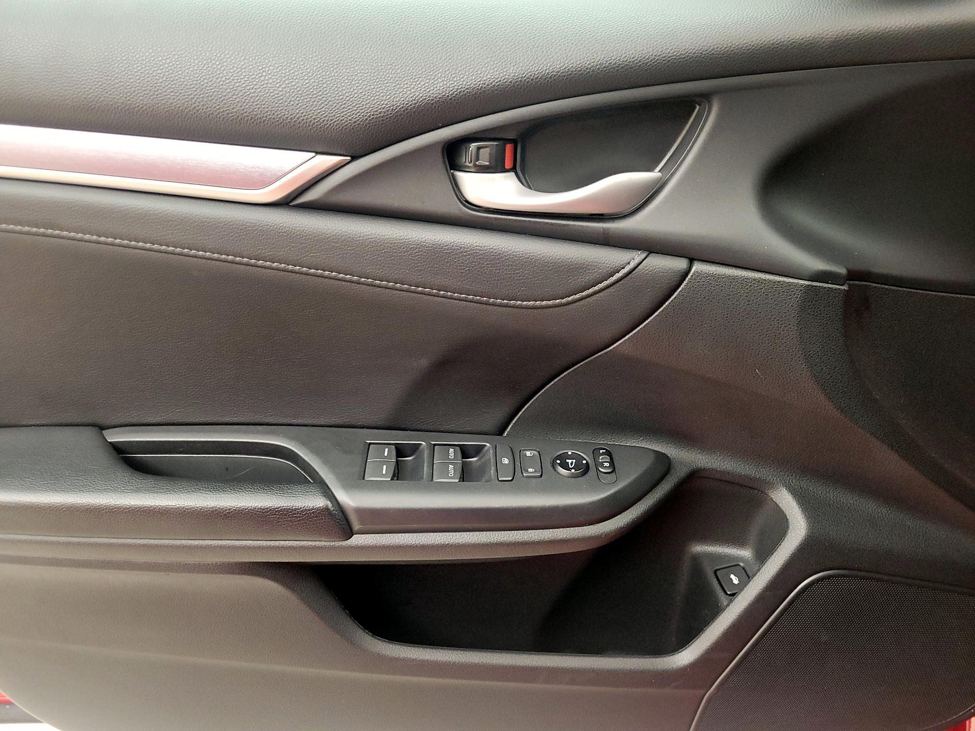 Thumbnail: 2017 Honda Civic - 12