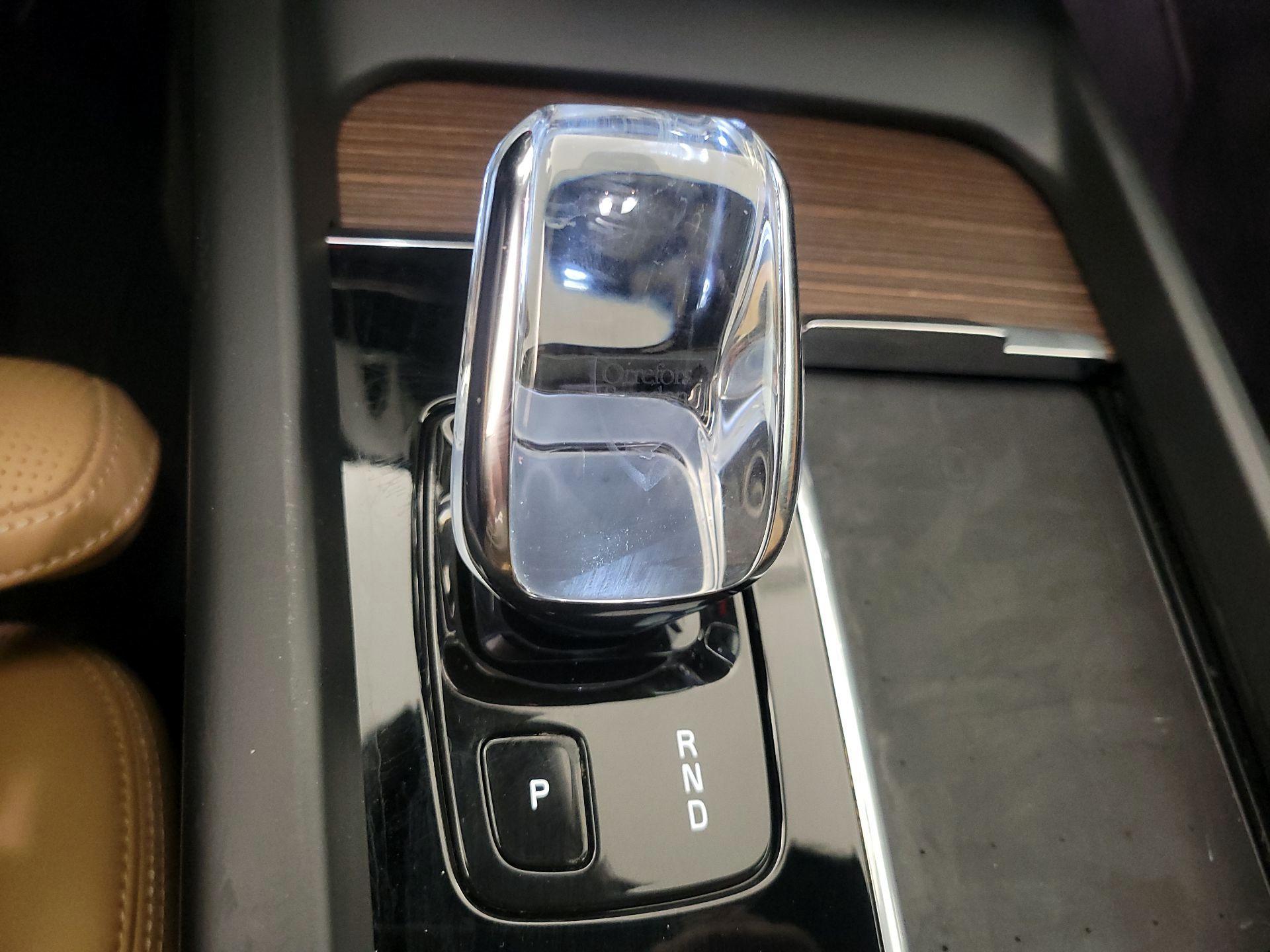 Thumbnail: 2022 Volvo XC60 - 15