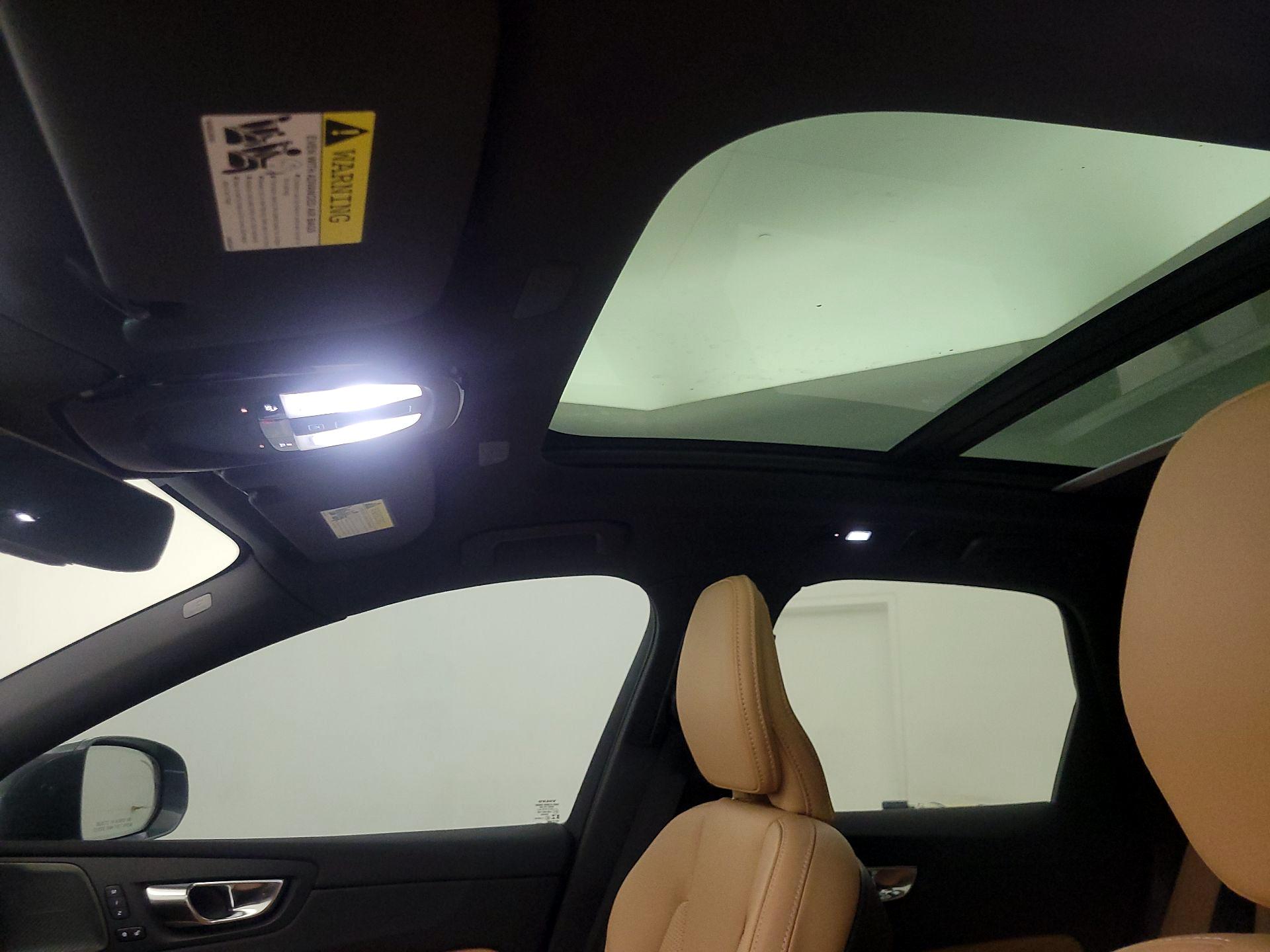 Thumbnail: 2022 Volvo XC60 - 17