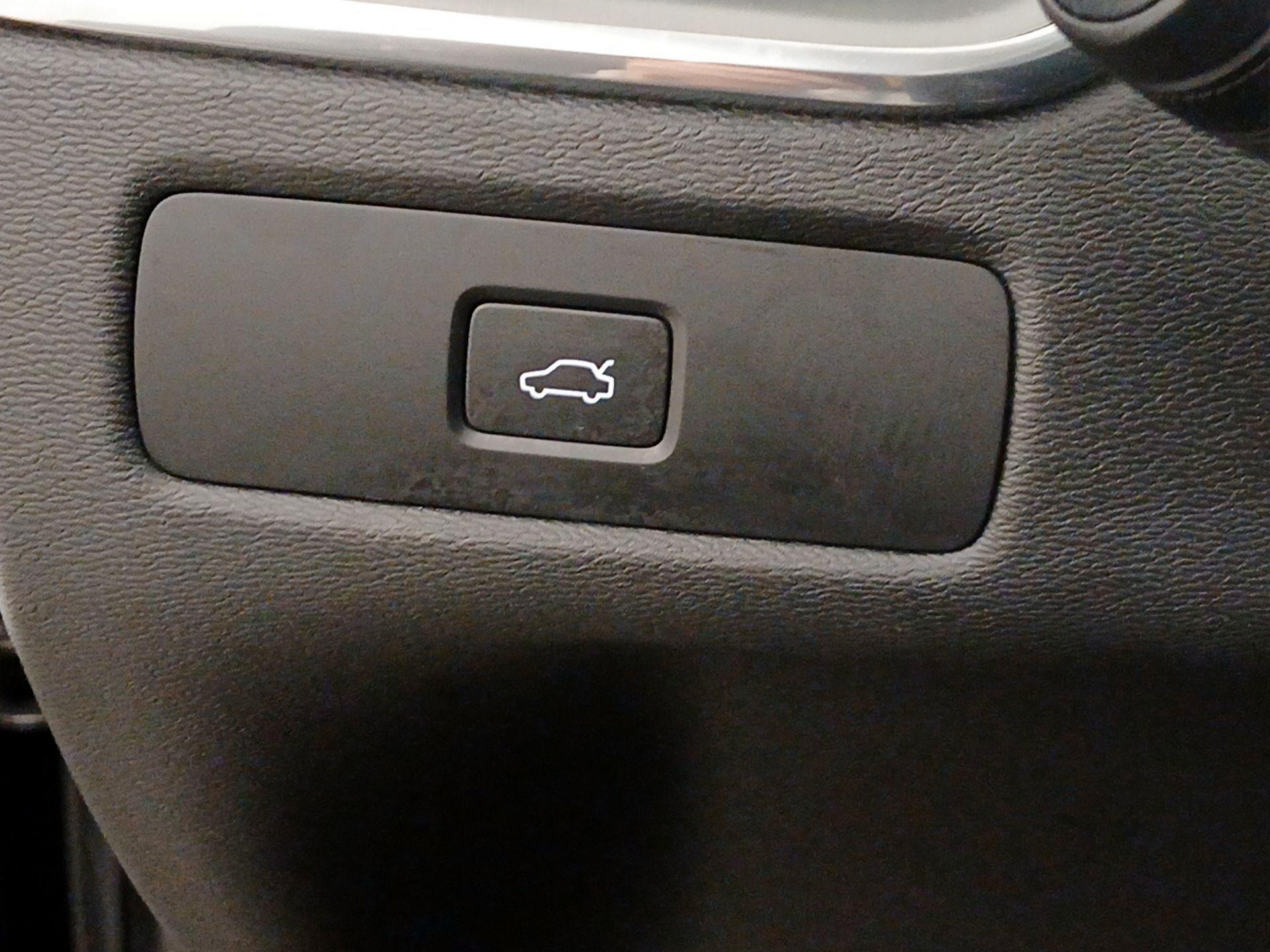 Thumbnail: 2023 Volvo XC60 - 11