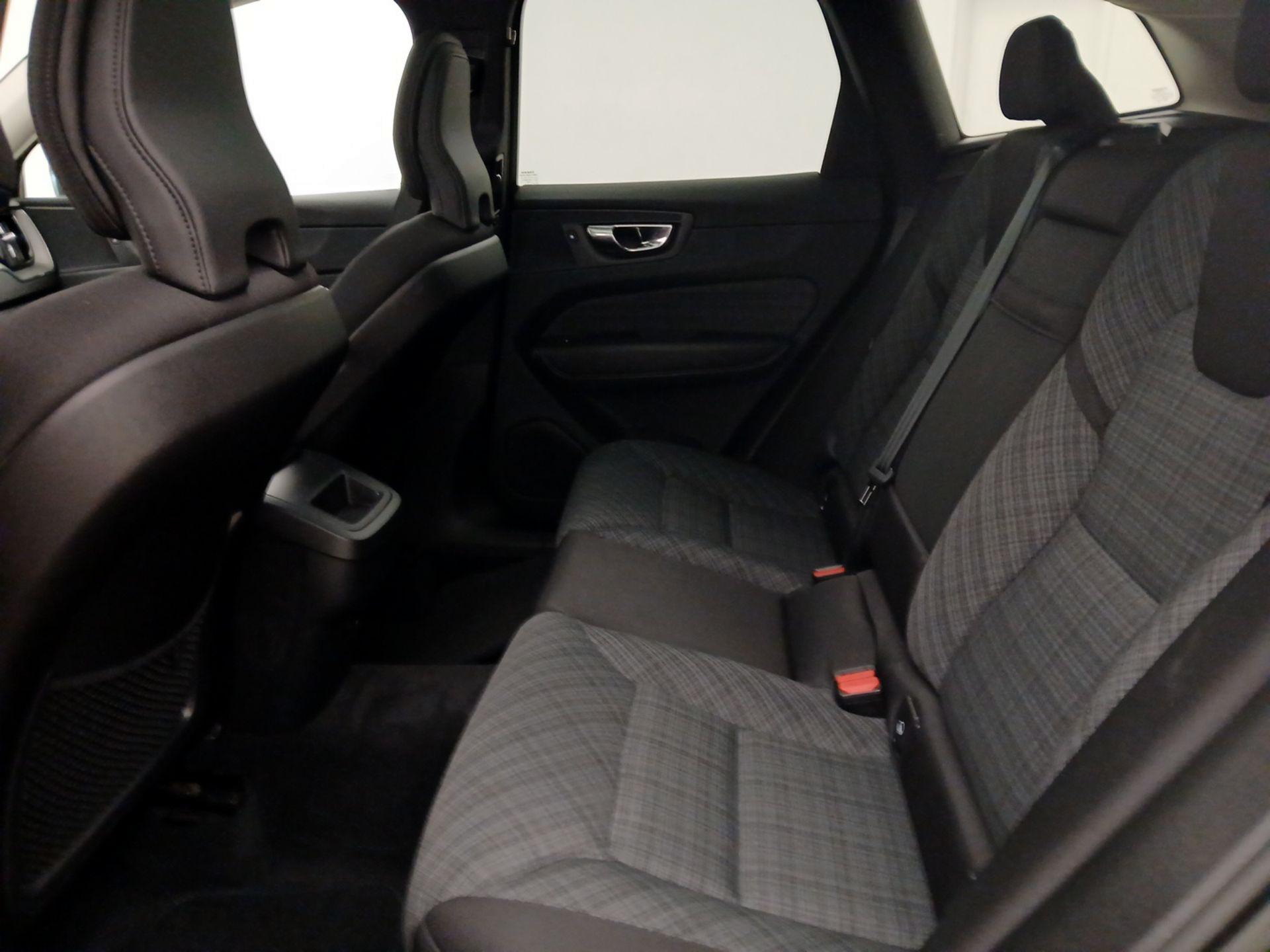 Thumbnail: 2023 Volvo XC60 - 18