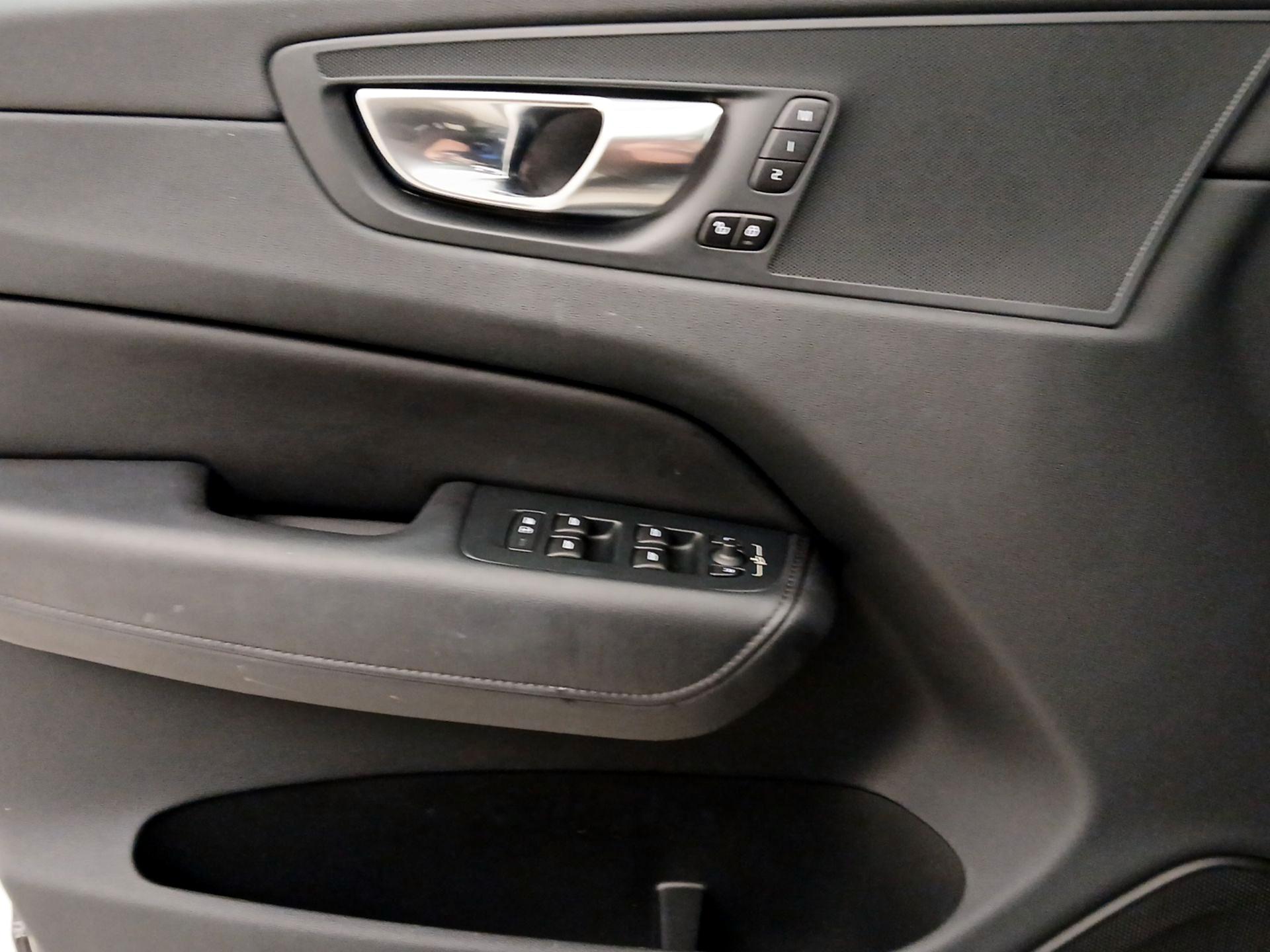 Thumbnail: 2023 Volvo XC60 - 10