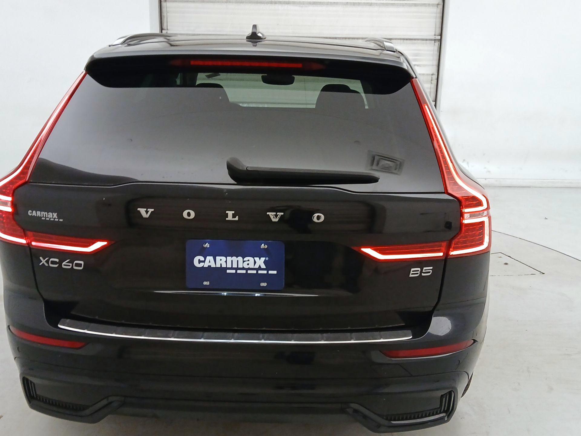 Thumbnail: 2023 Volvo XC60 - 6