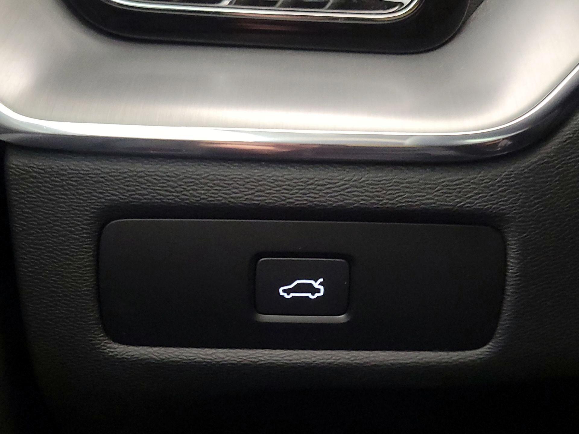 Thumbnail: 2023 Volvo XC60 - 13