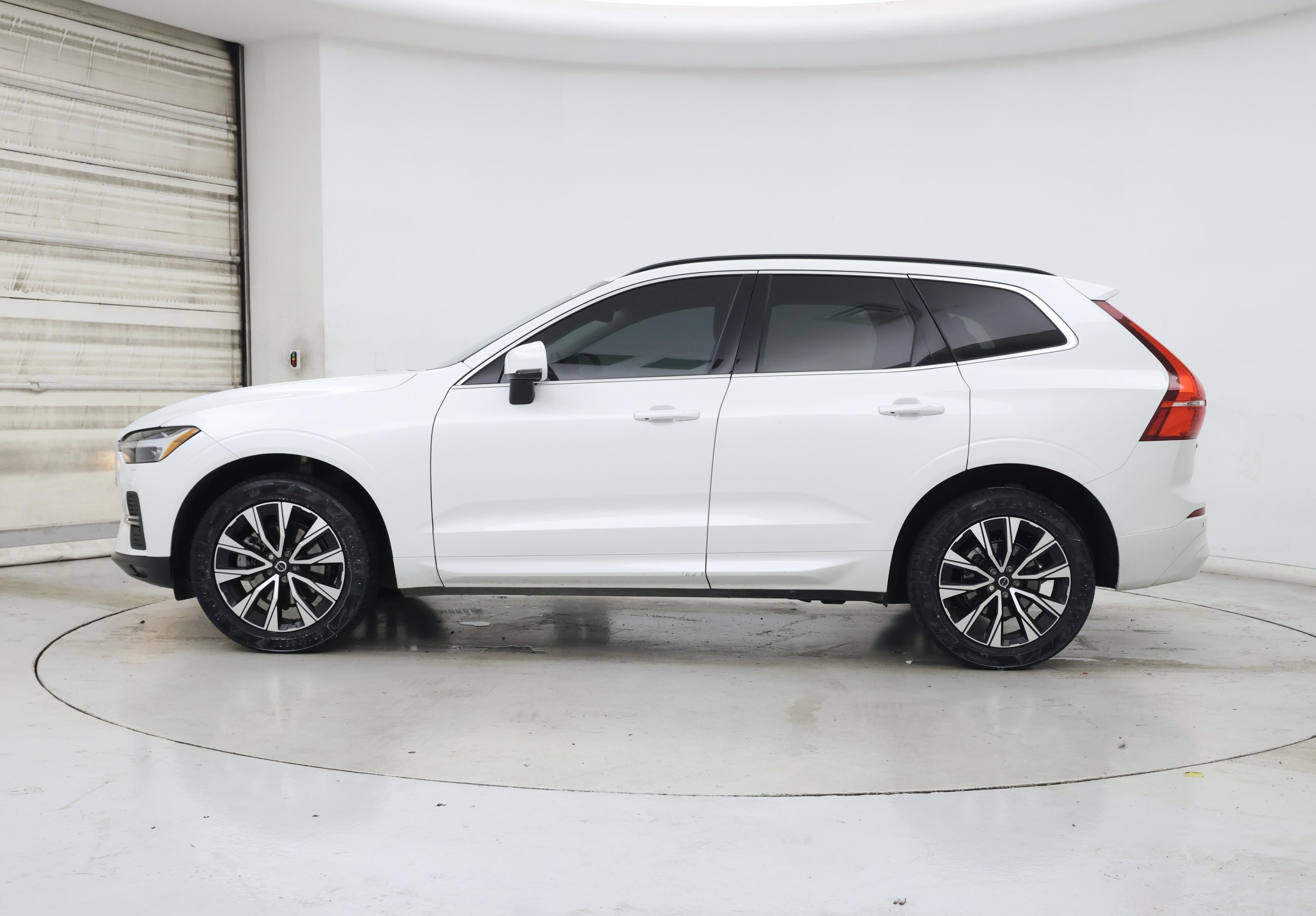 Thumbnail: 2023 Volvo XC60 - 3