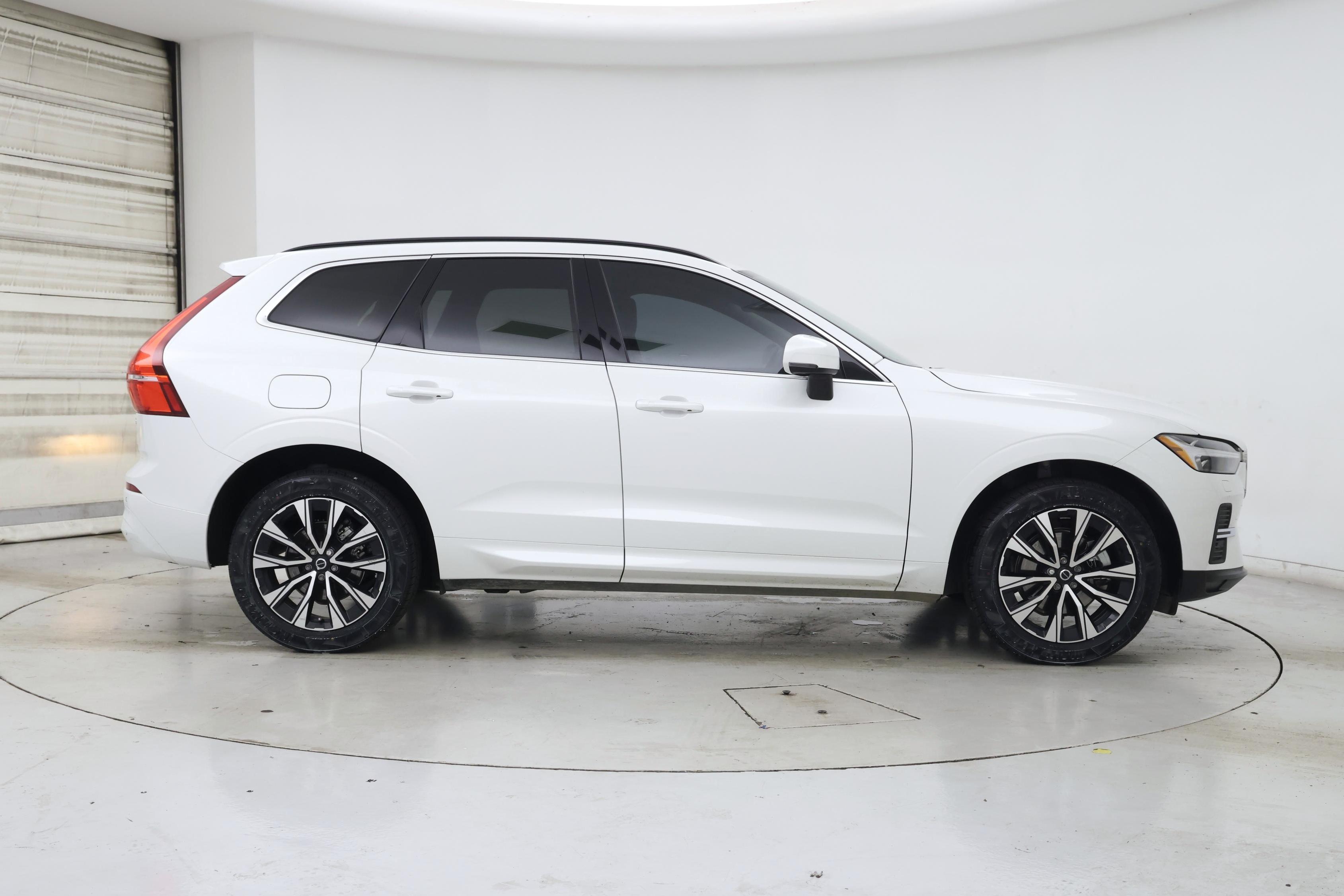 Thumbnail: 2023 Volvo XC60 - 7