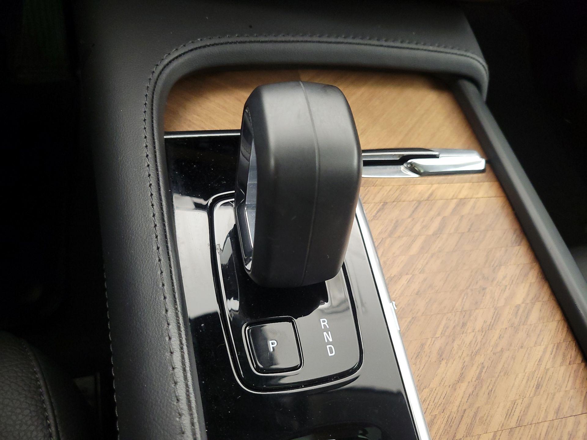 Thumbnail: 2024 Volvo XC90 - 18