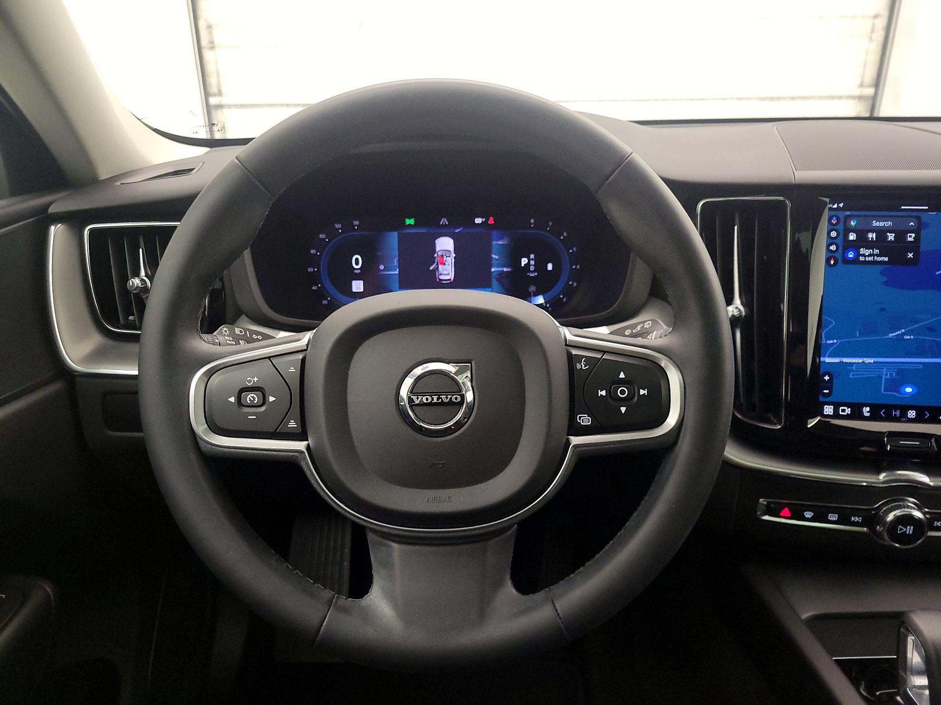 Thumbnail: 2023 Volvo XC60 - 10