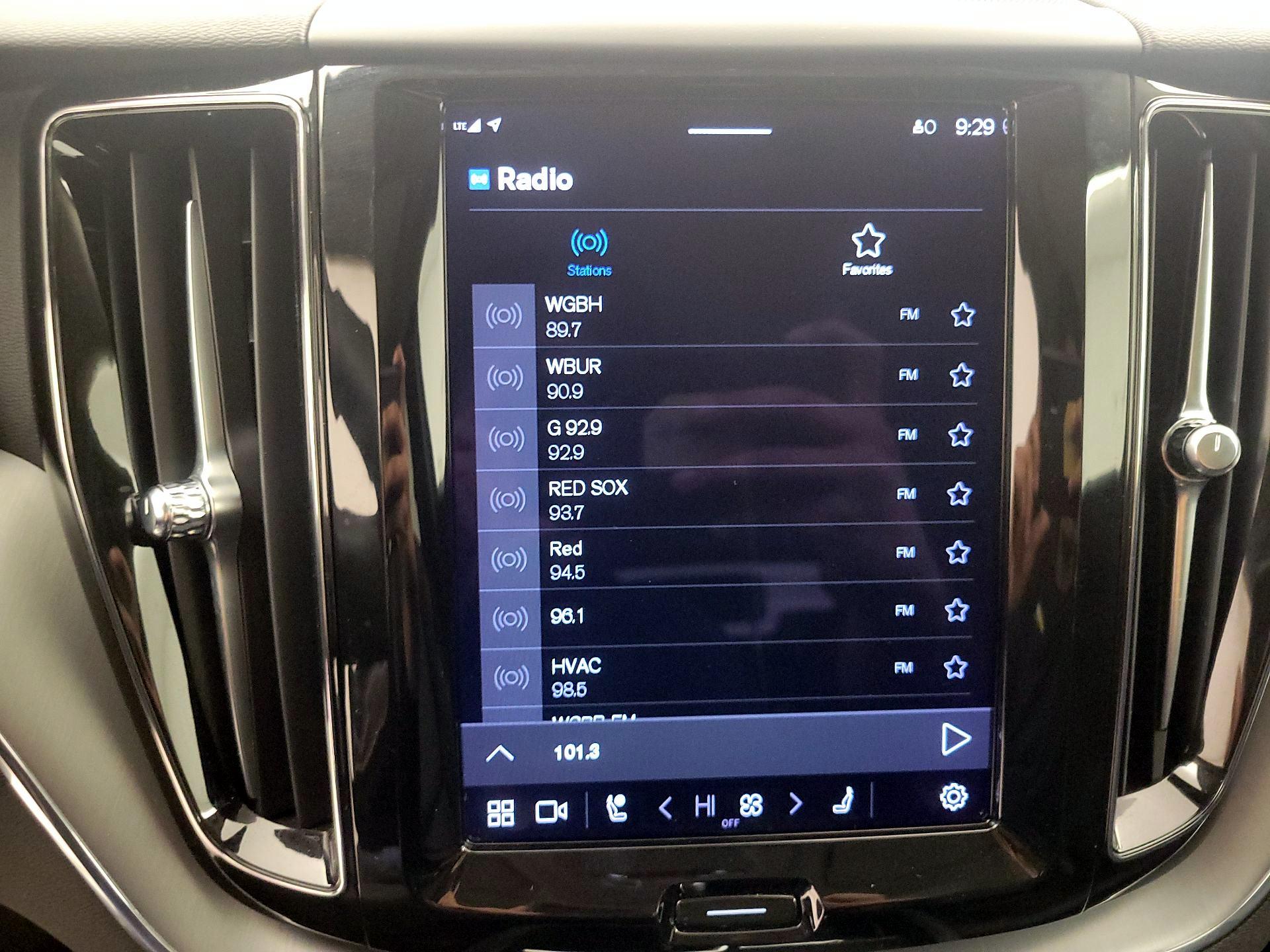 Thumbnail: 2023 Volvo XC60 - 16