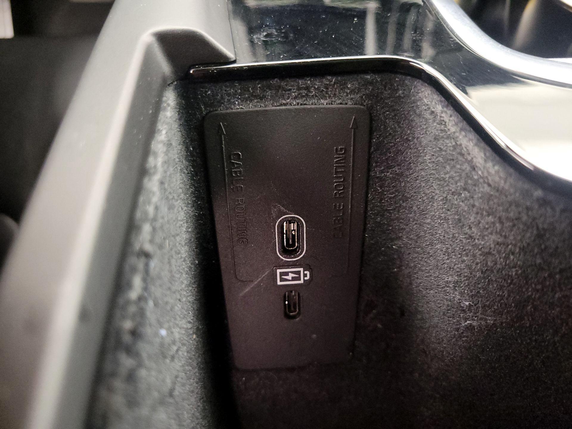 Thumbnail: 2023 Volvo XC60 - 19