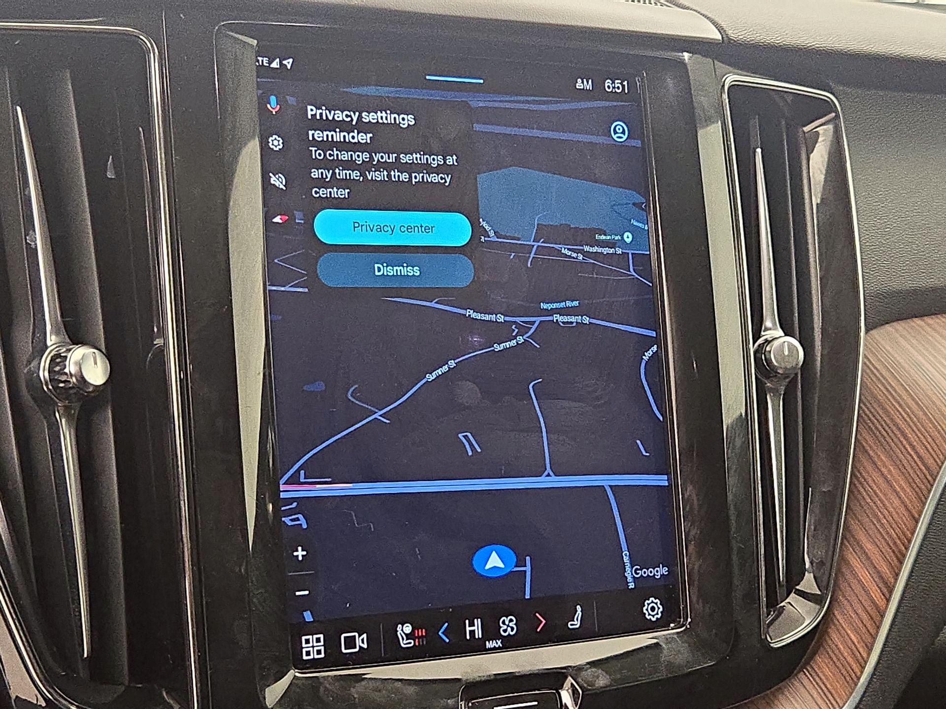 Thumbnail: 2022 Volvo XC60 - 14