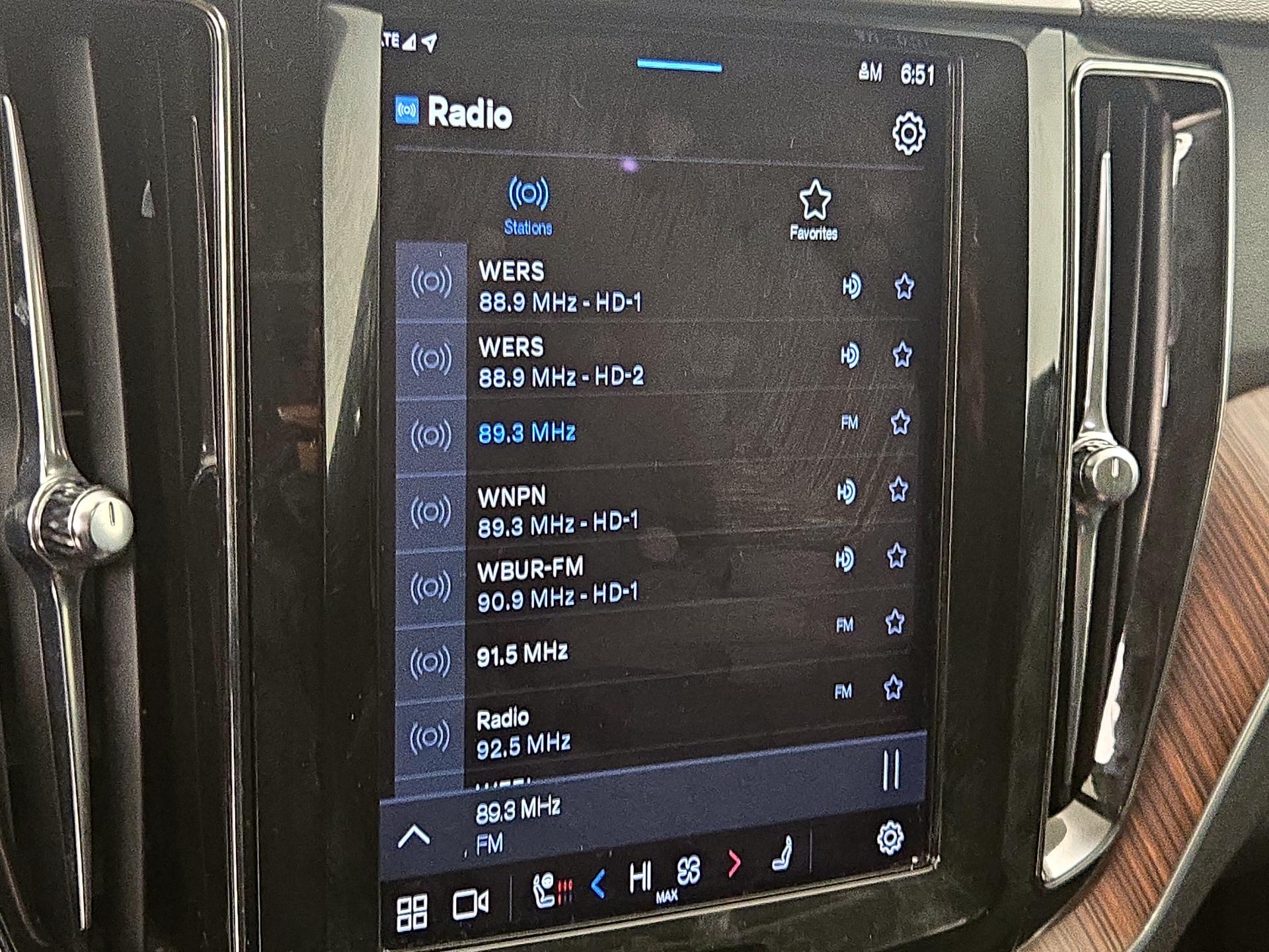 Thumbnail: 2022 Volvo XC60 - 16