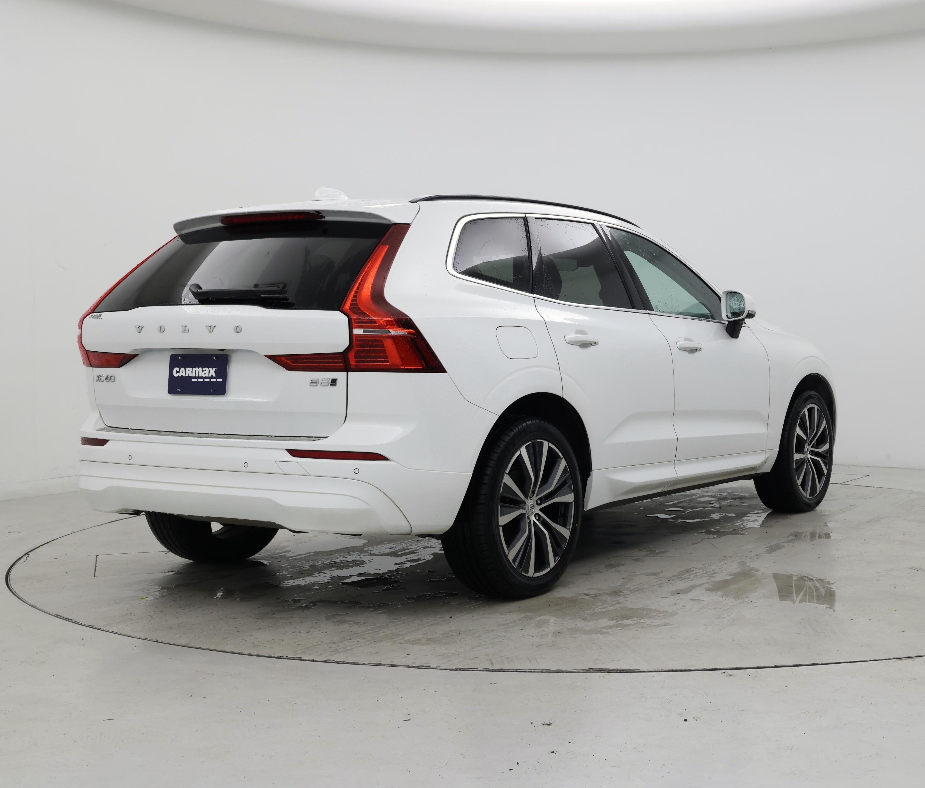 Thumbnail: 2022 Volvo XC60 - 8