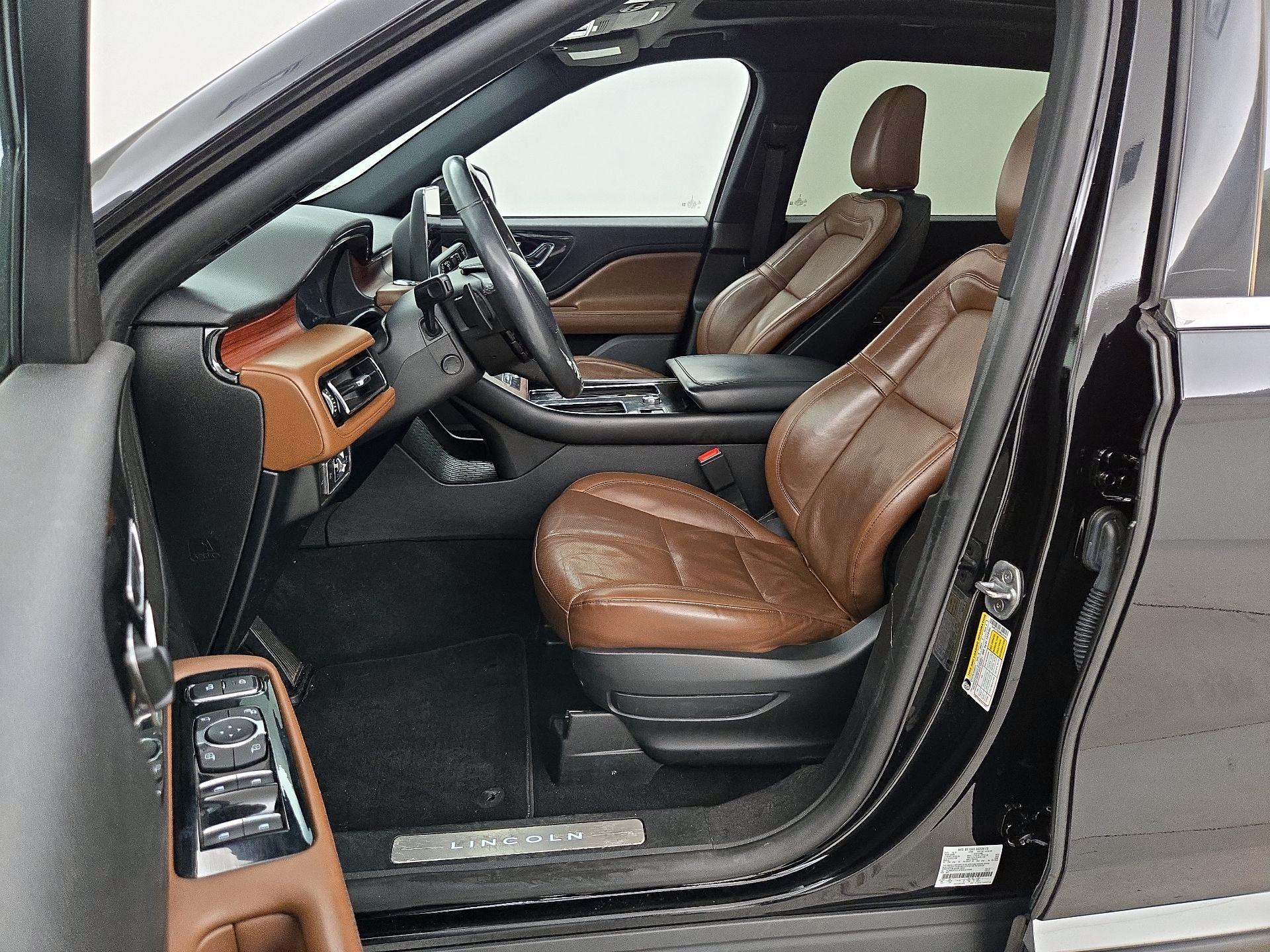 Thumbnail: 2022 Lincoln Aviator - 11