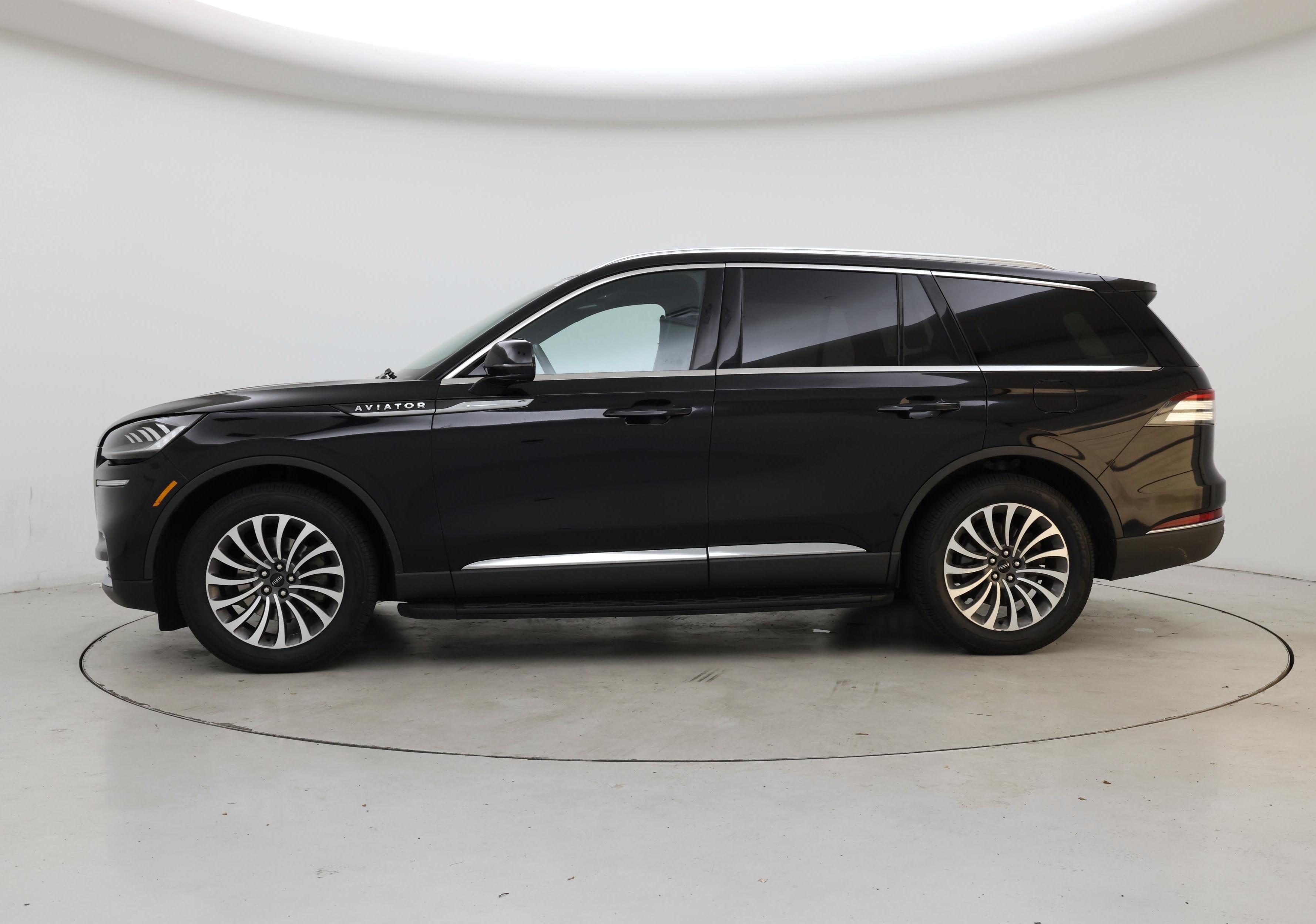 Thumbnail: 2022 Lincoln Aviator - 3
