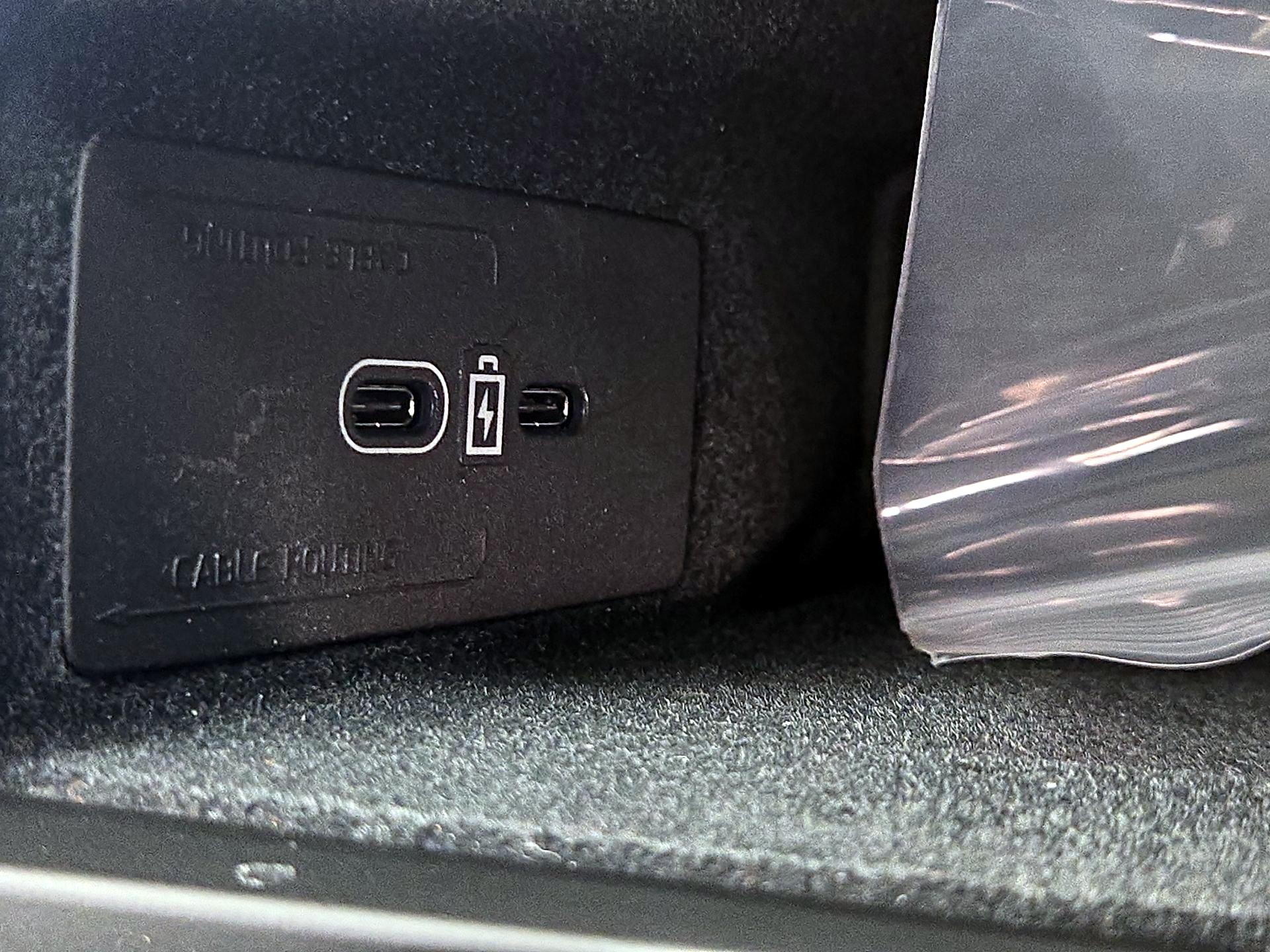 Thumbnail: 2022 Volvo XC60 - 19