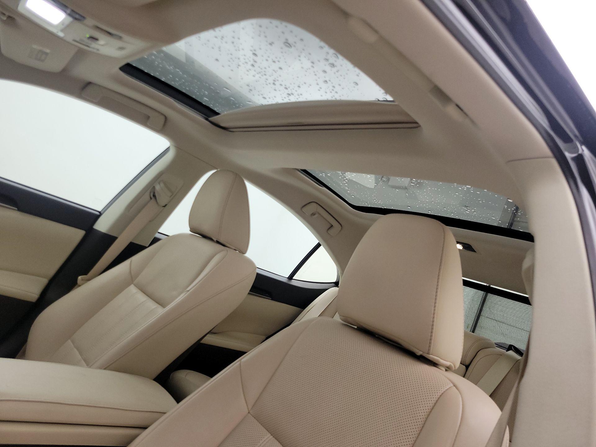 Thumbnail: 2018 Lexus ES - 20