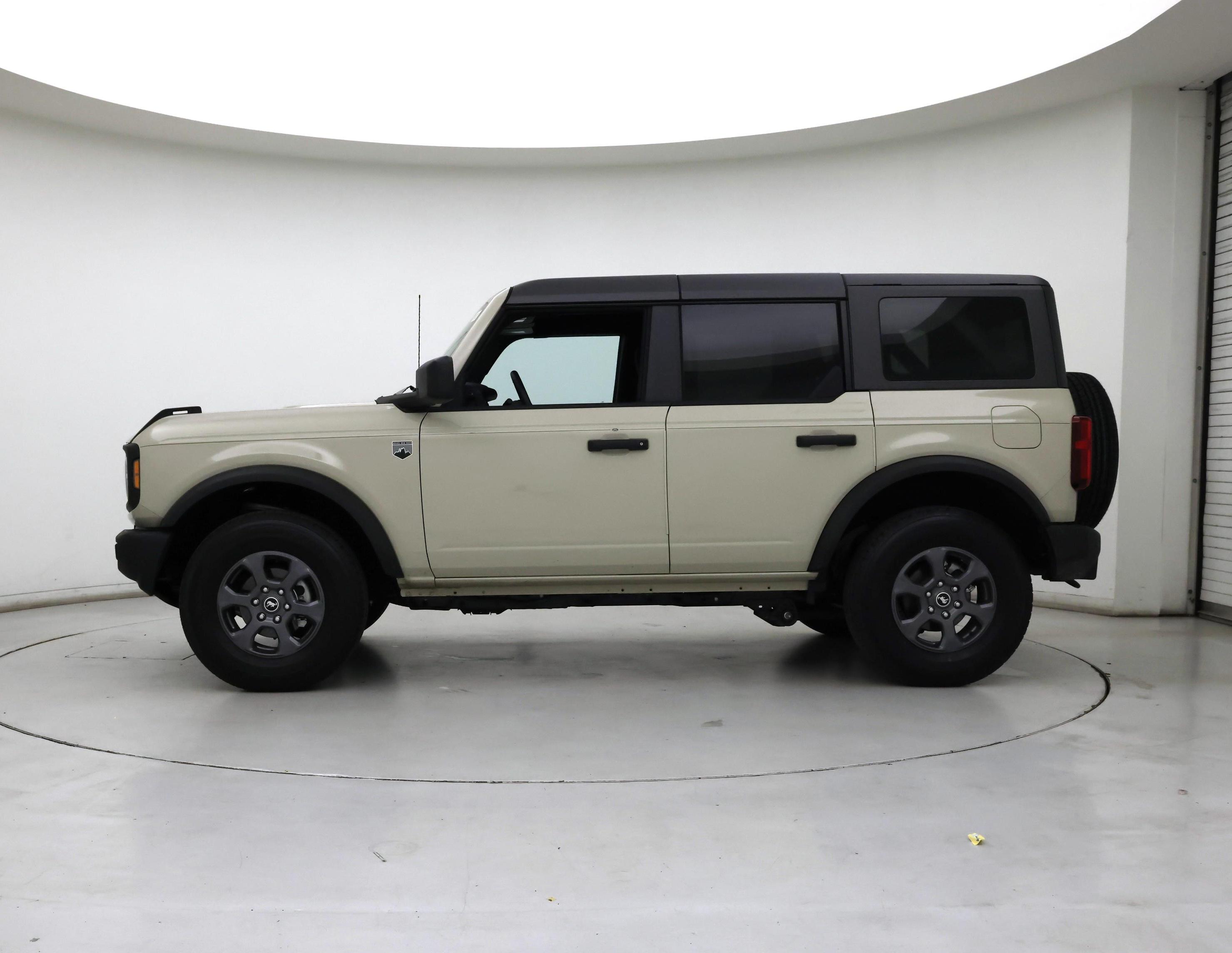 Thumbnail: 2025 Ford Bronco - 3